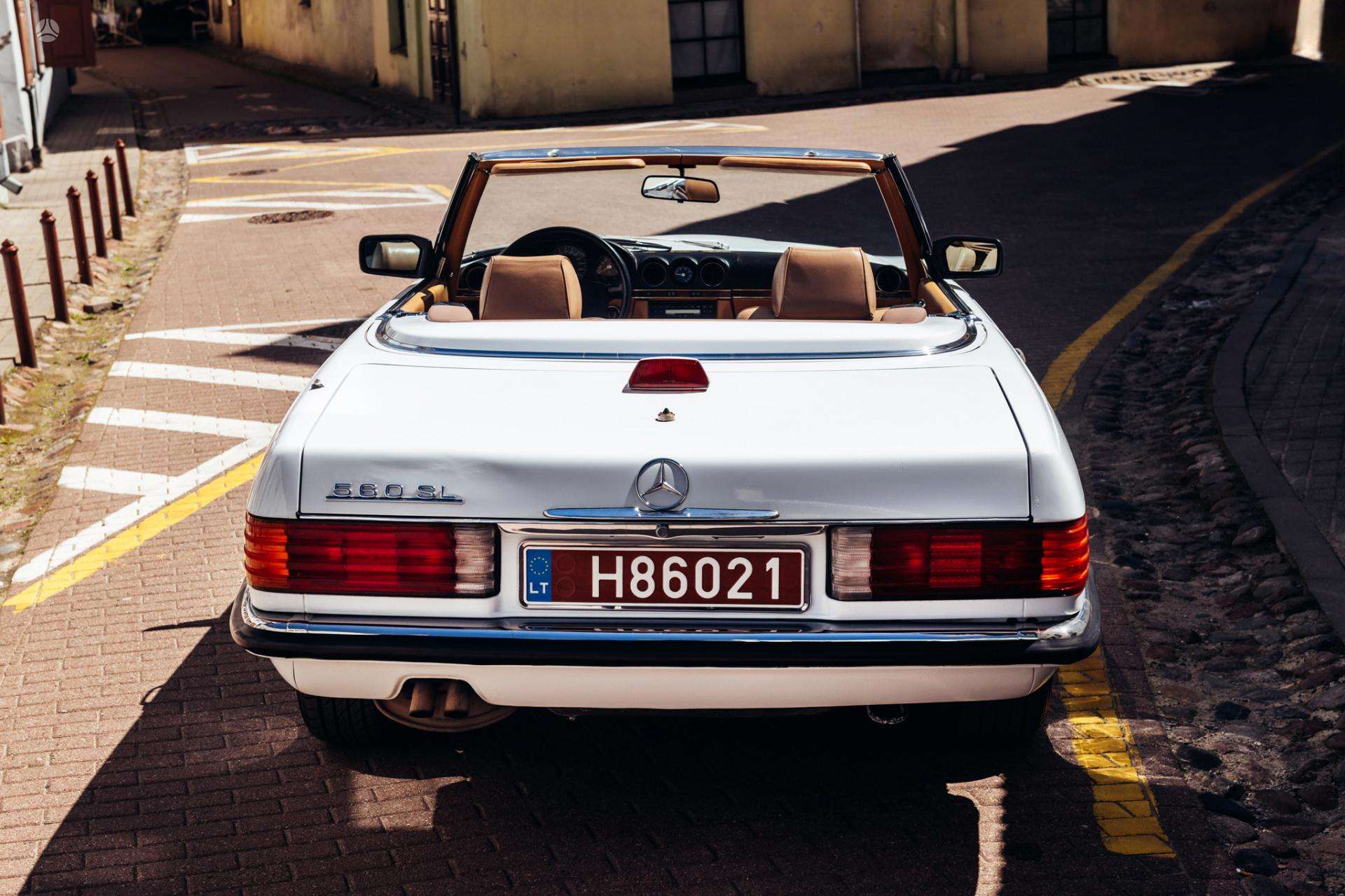 Mercedes-Benz SL560