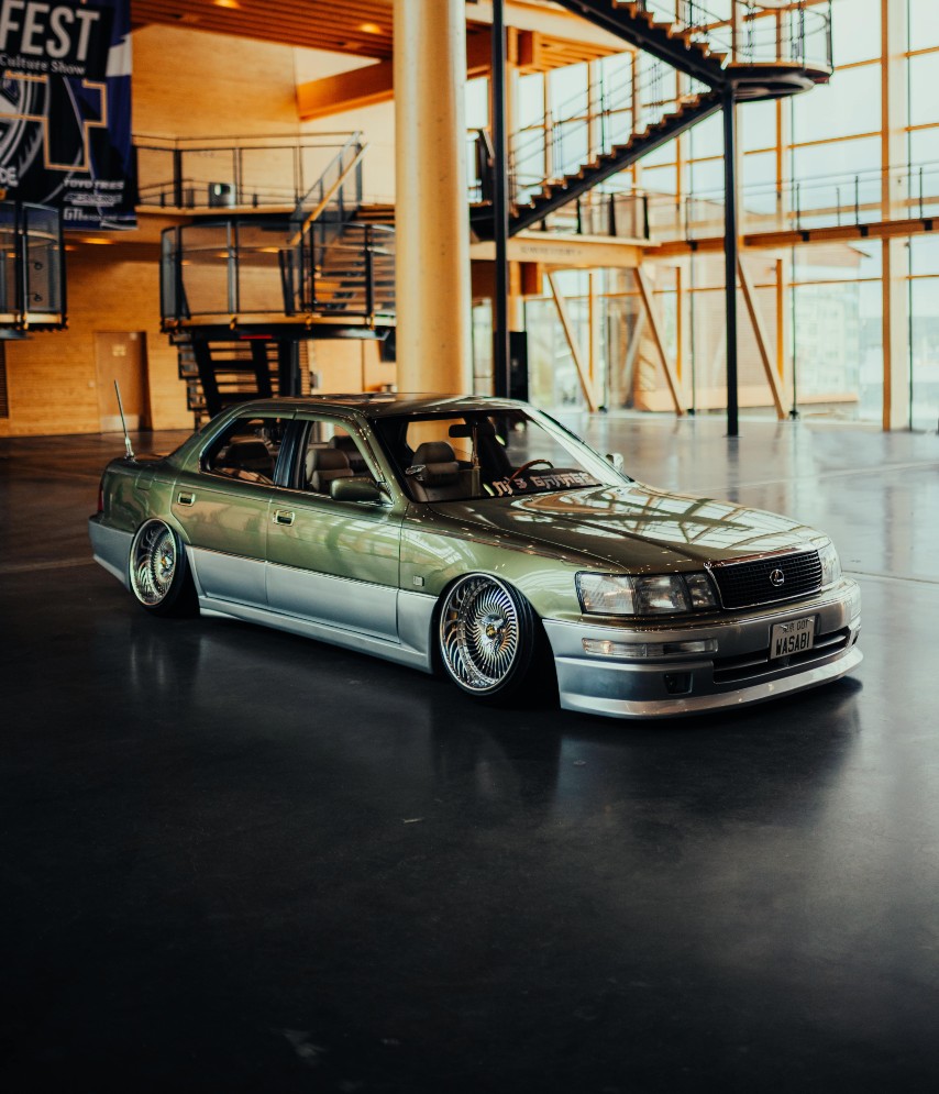 Lexus LS400