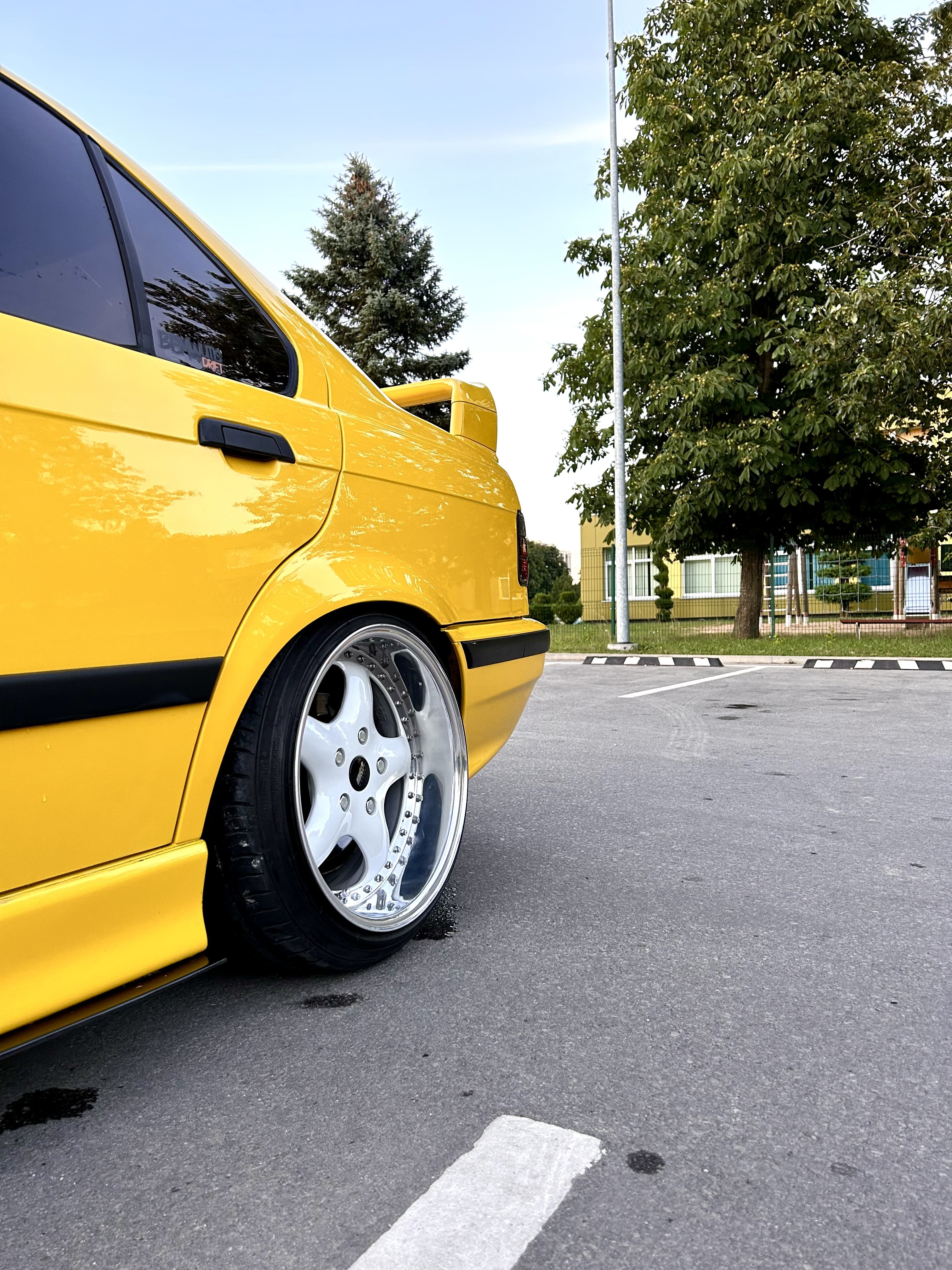 BMW E36 325i