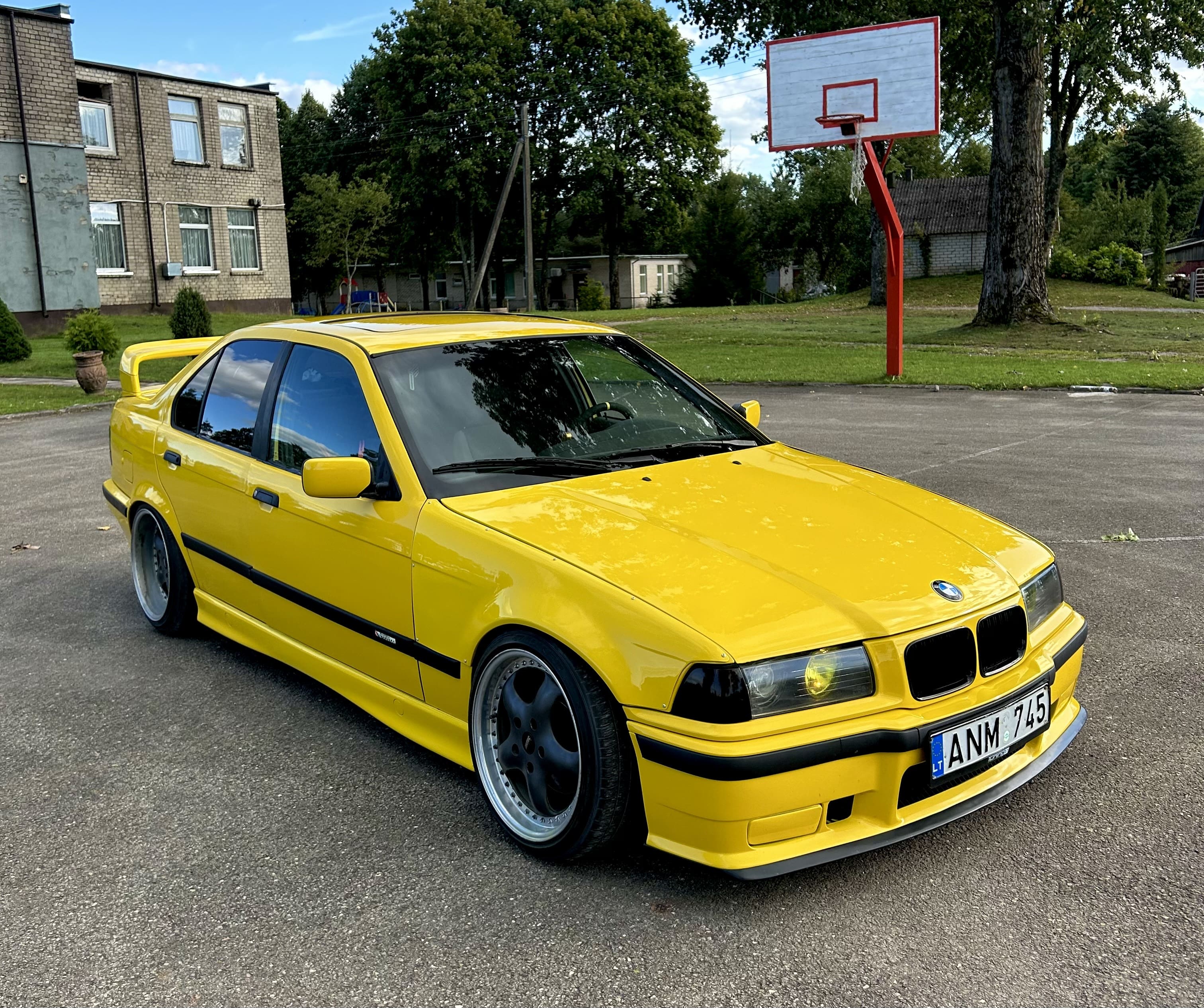 BMW E36 325i