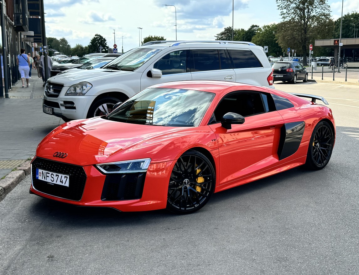 Audi R8 Plus