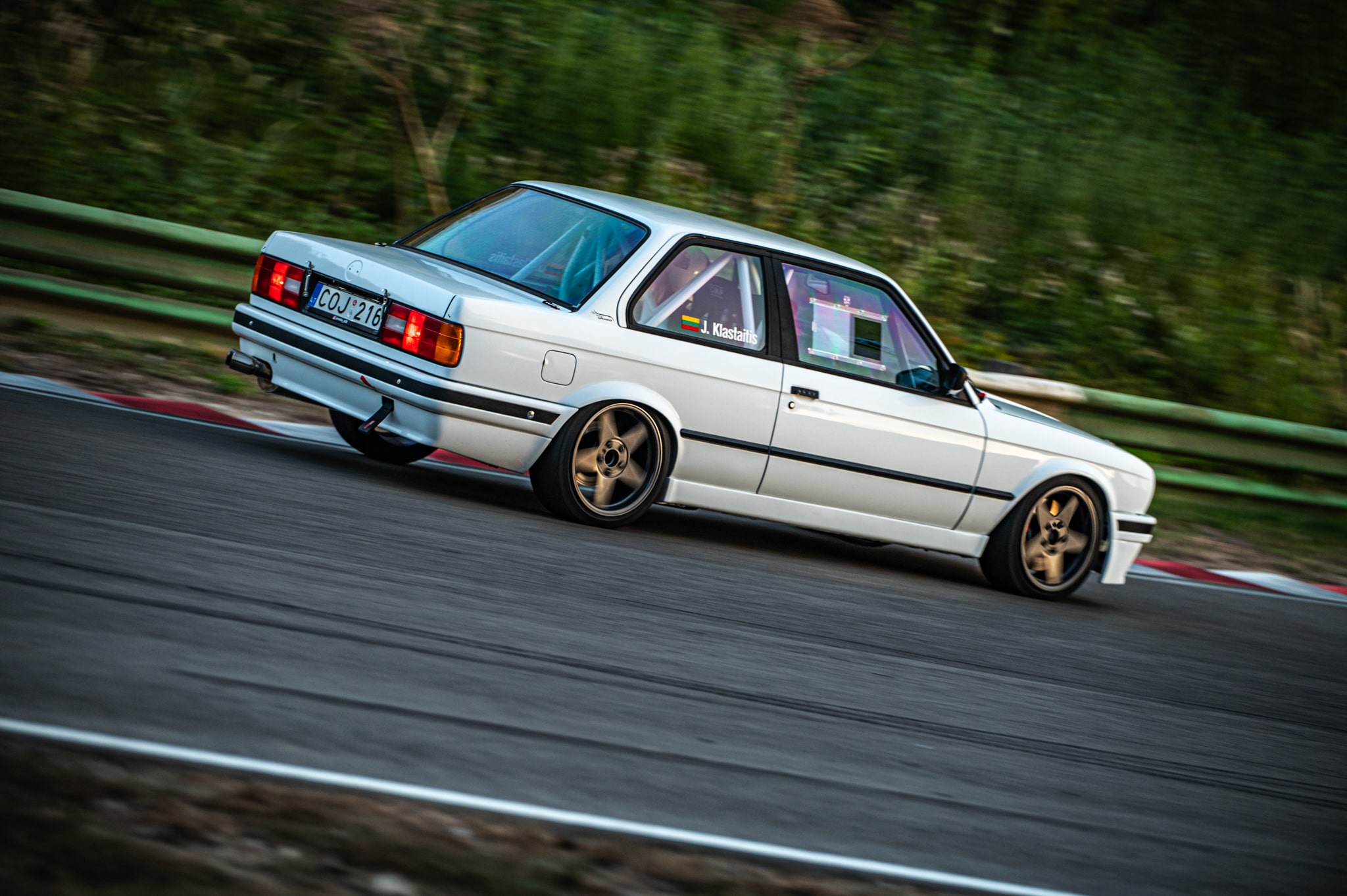 BMW E30 330i