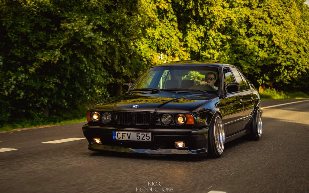 BMW E34 525i