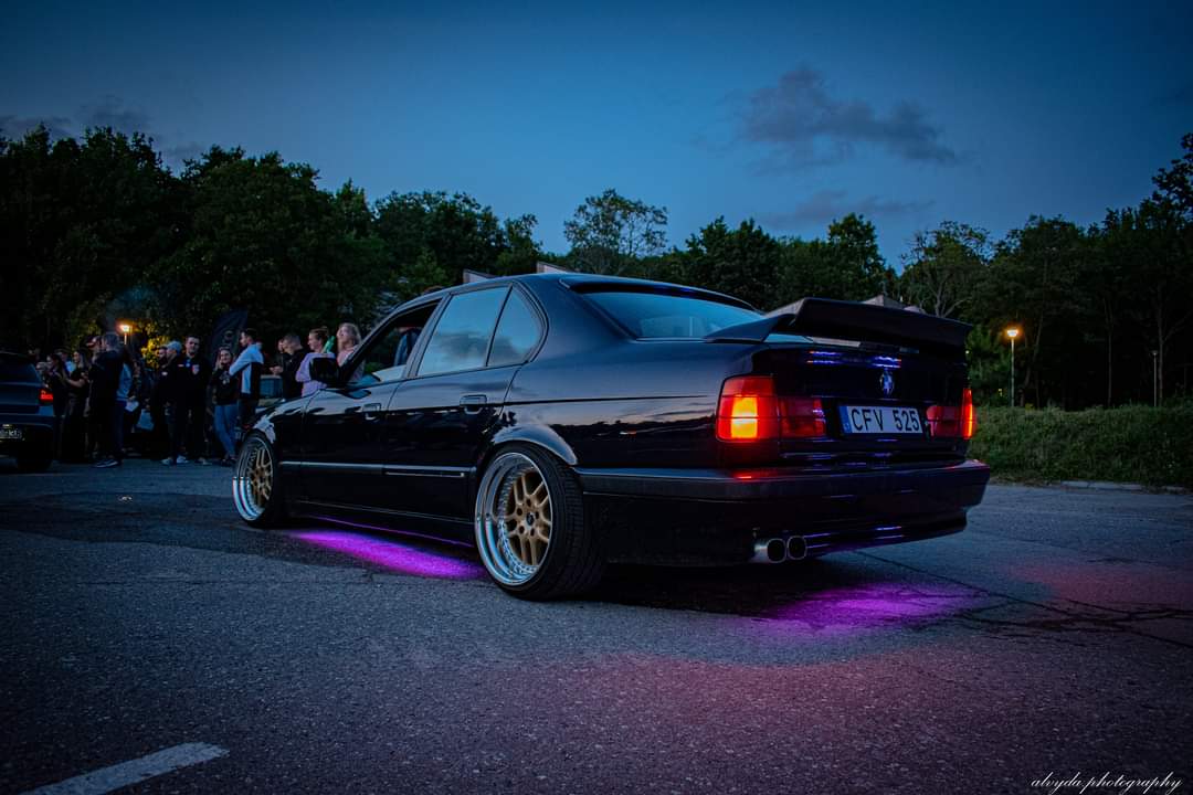 BMW E34 525i