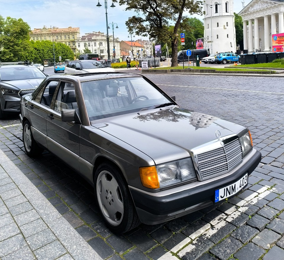 Mercedes-Benz 190 (w201)