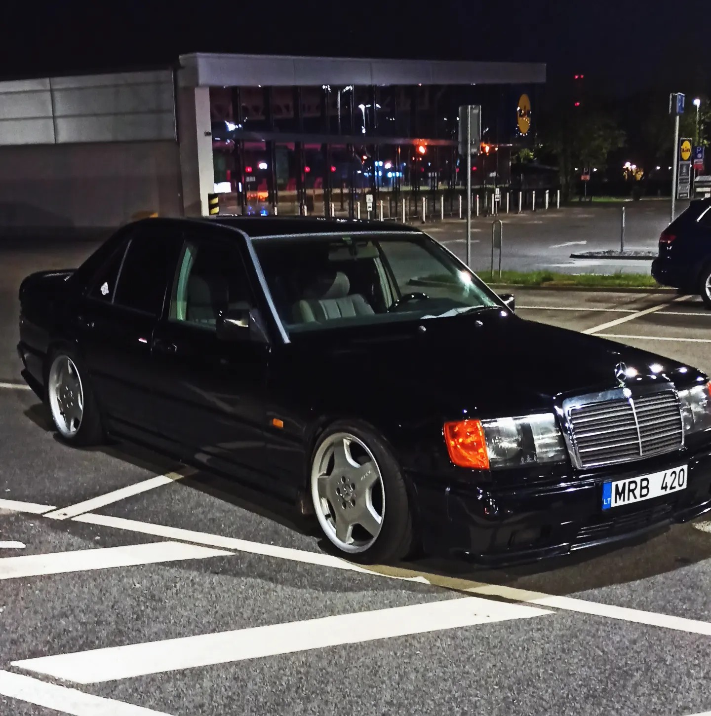 Mercedes-Benz 300E