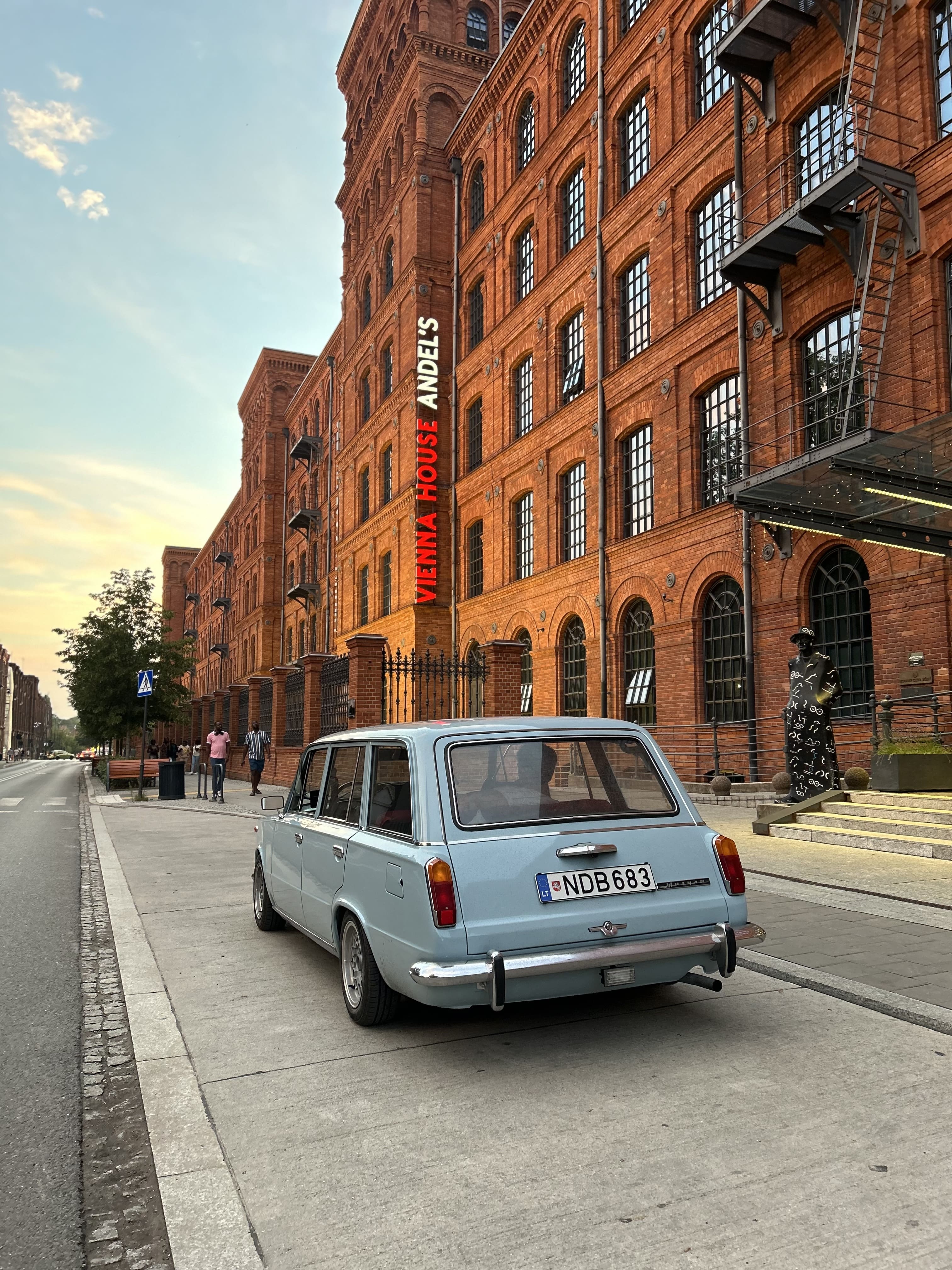 Lada 2102