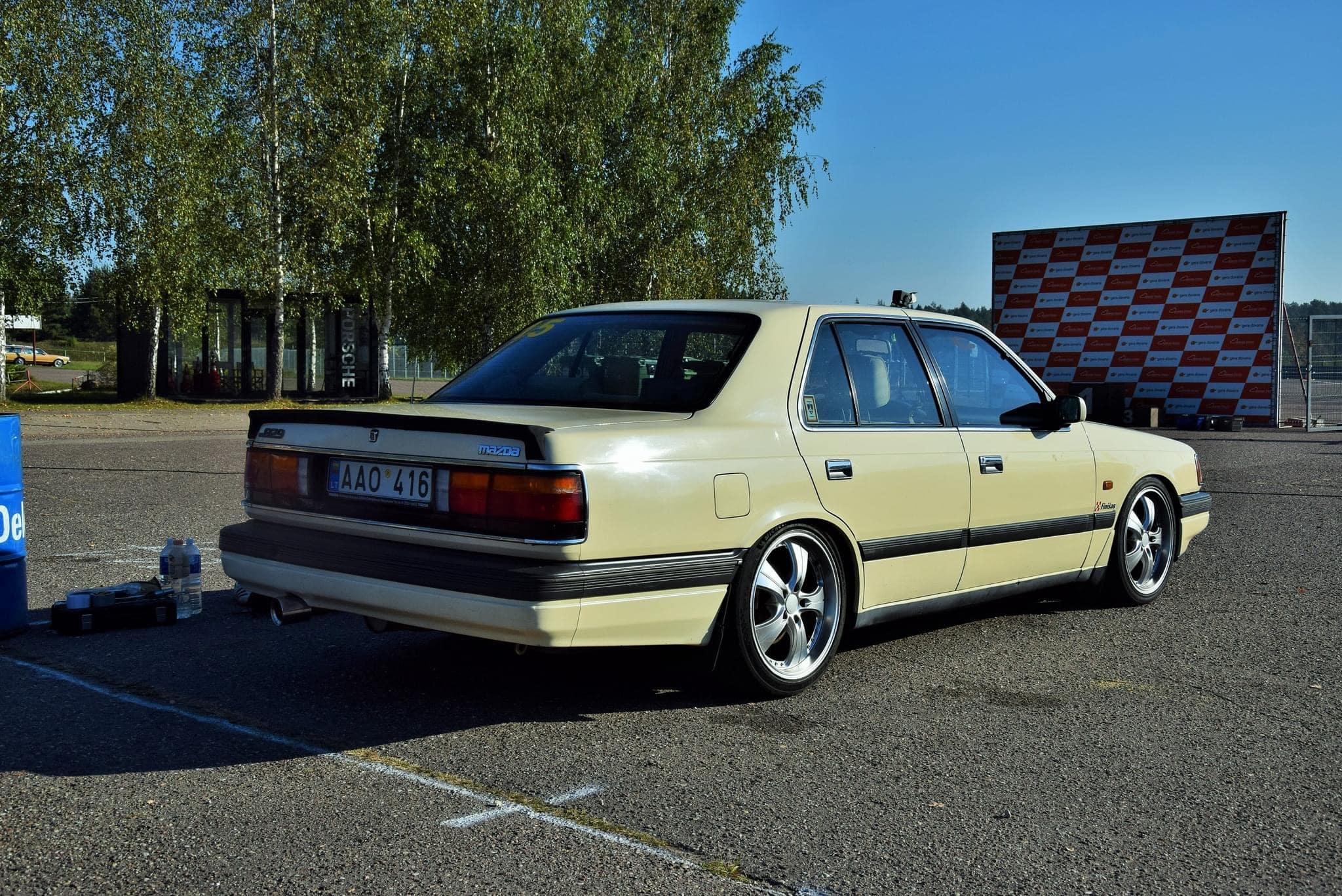 Mazda 929 HC