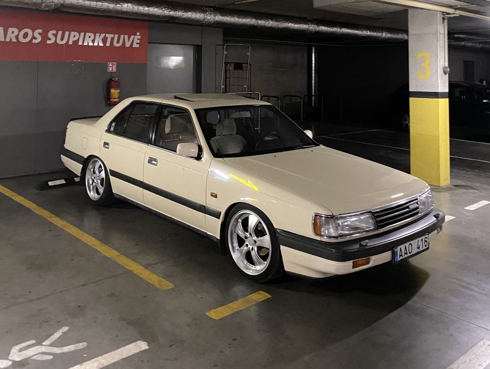 Mazda 929 HC