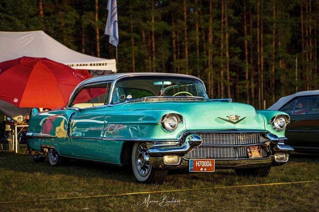 Cadillac DeVille Coupe