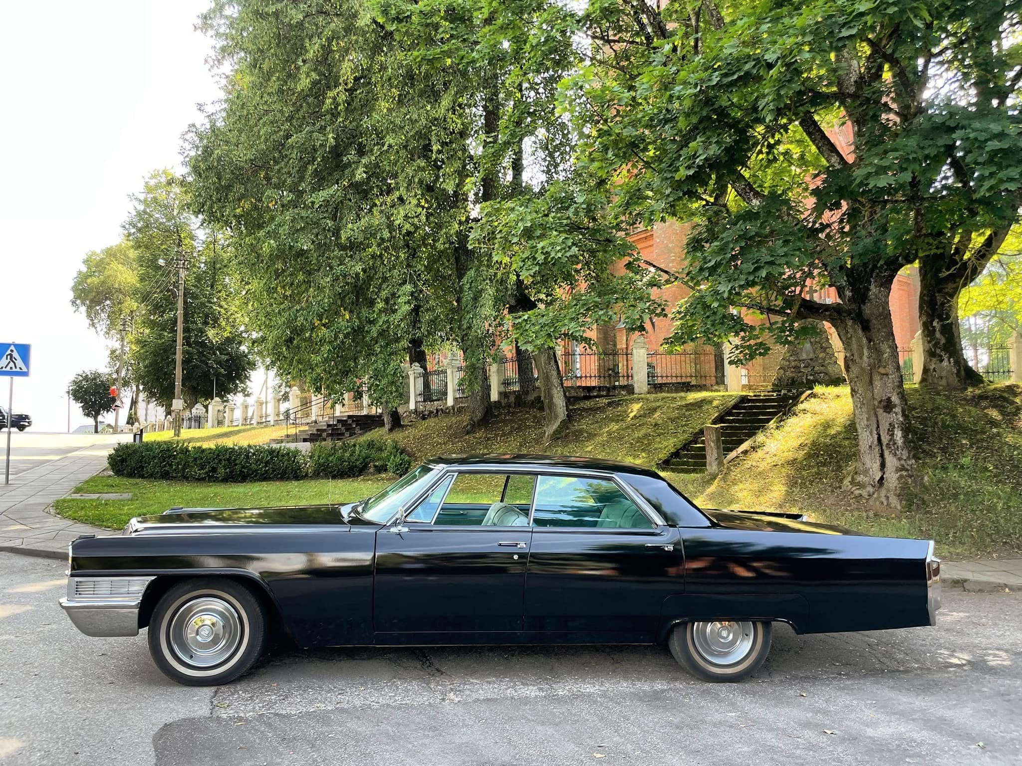 Cadillac DeVille