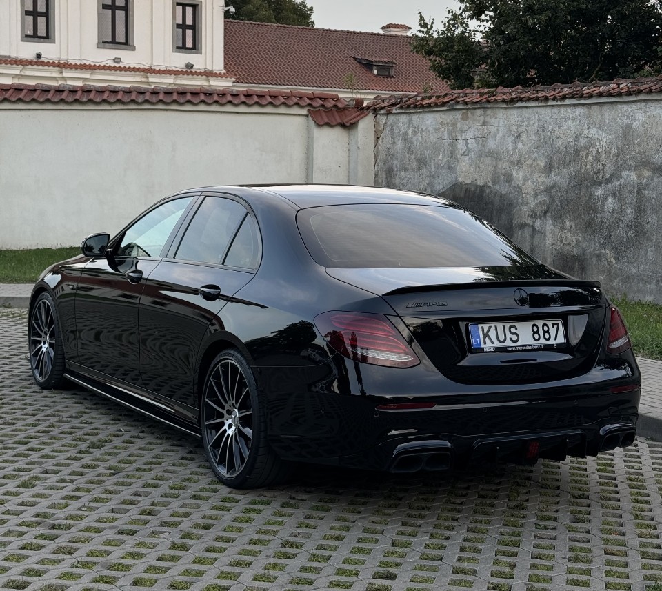 Mercedes Benz E43 AMG