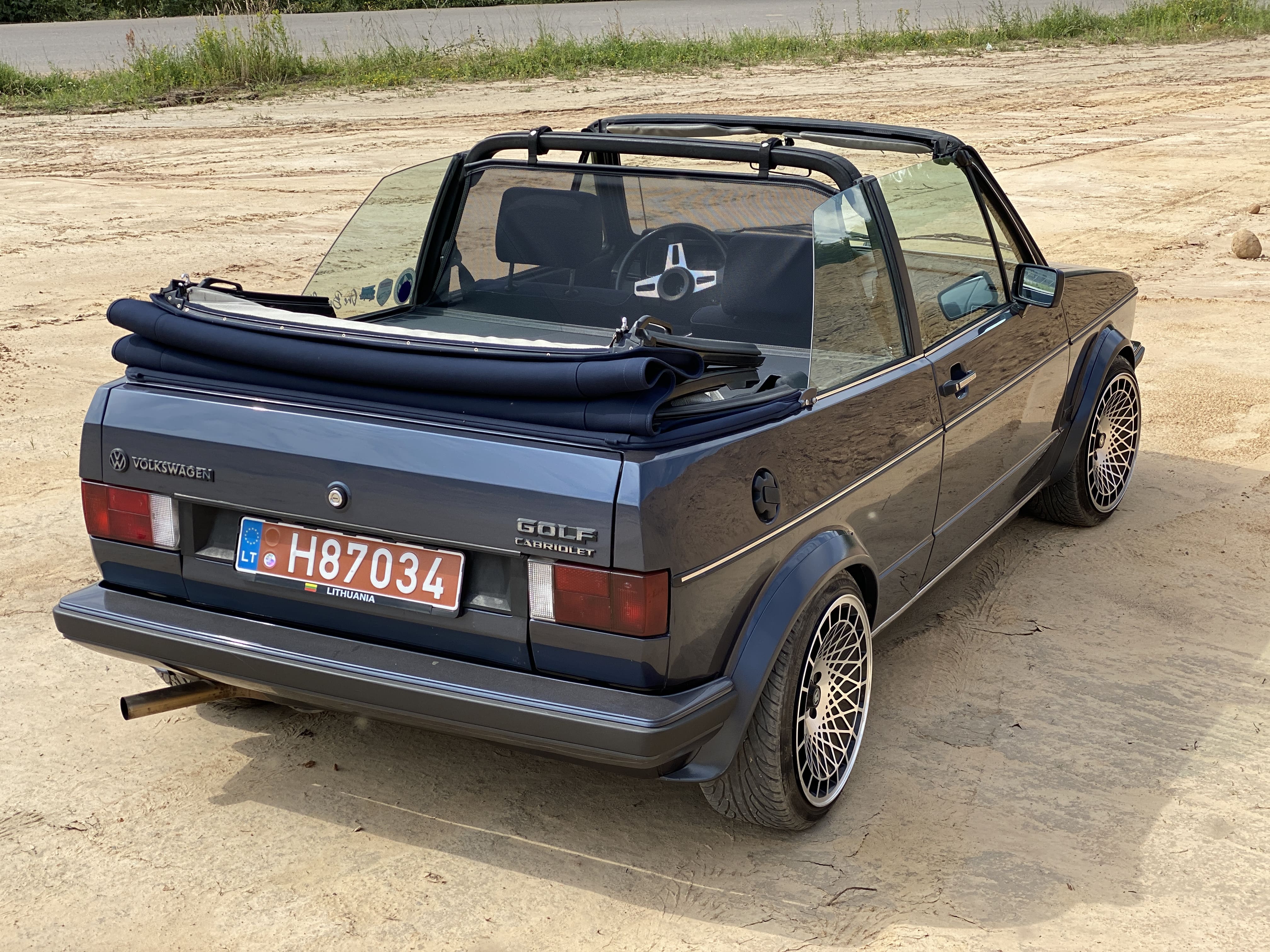 Volkswagen GOLF MK1 Cabrio