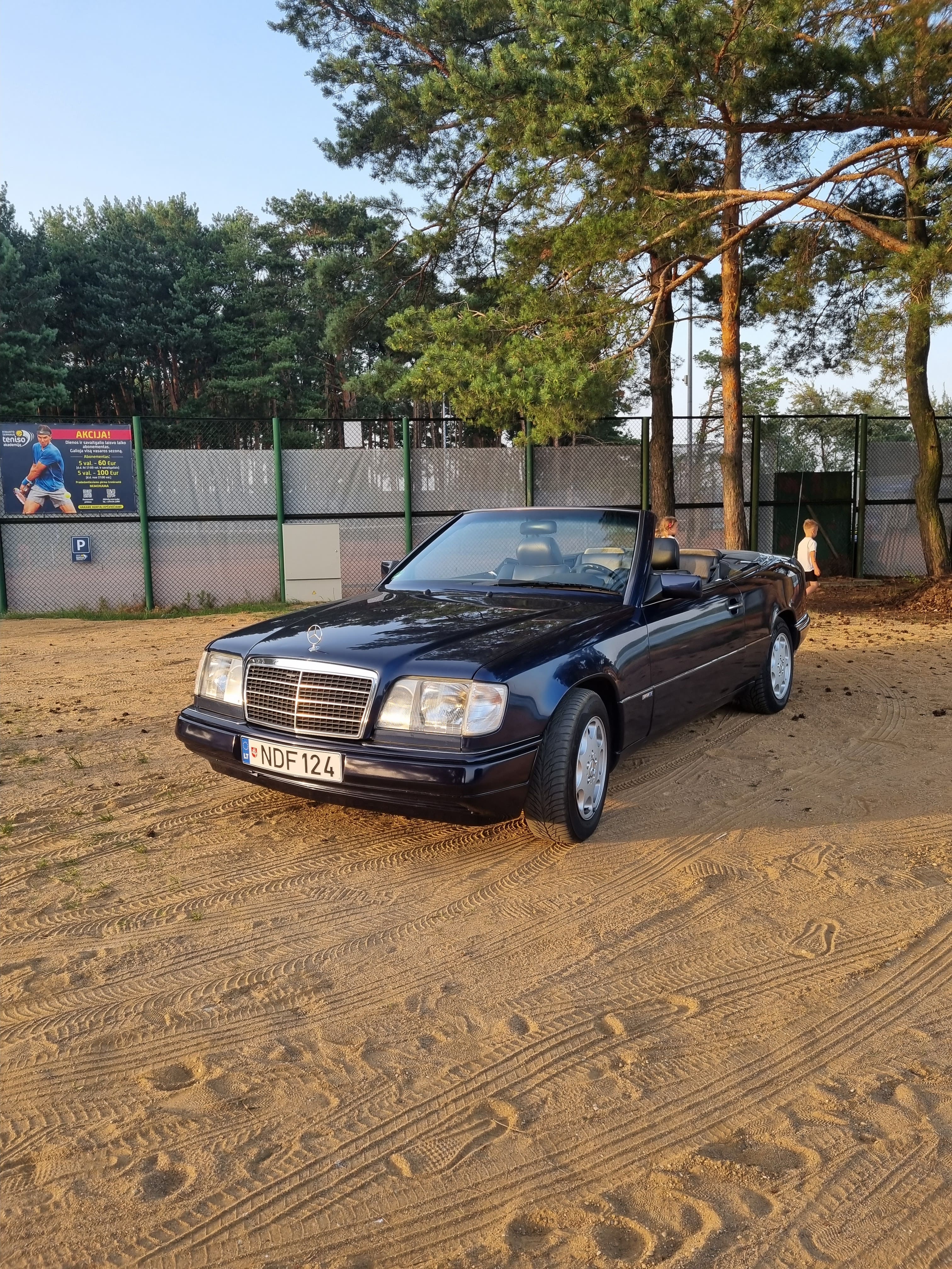 Mercedes-Benz E200 Cabrio