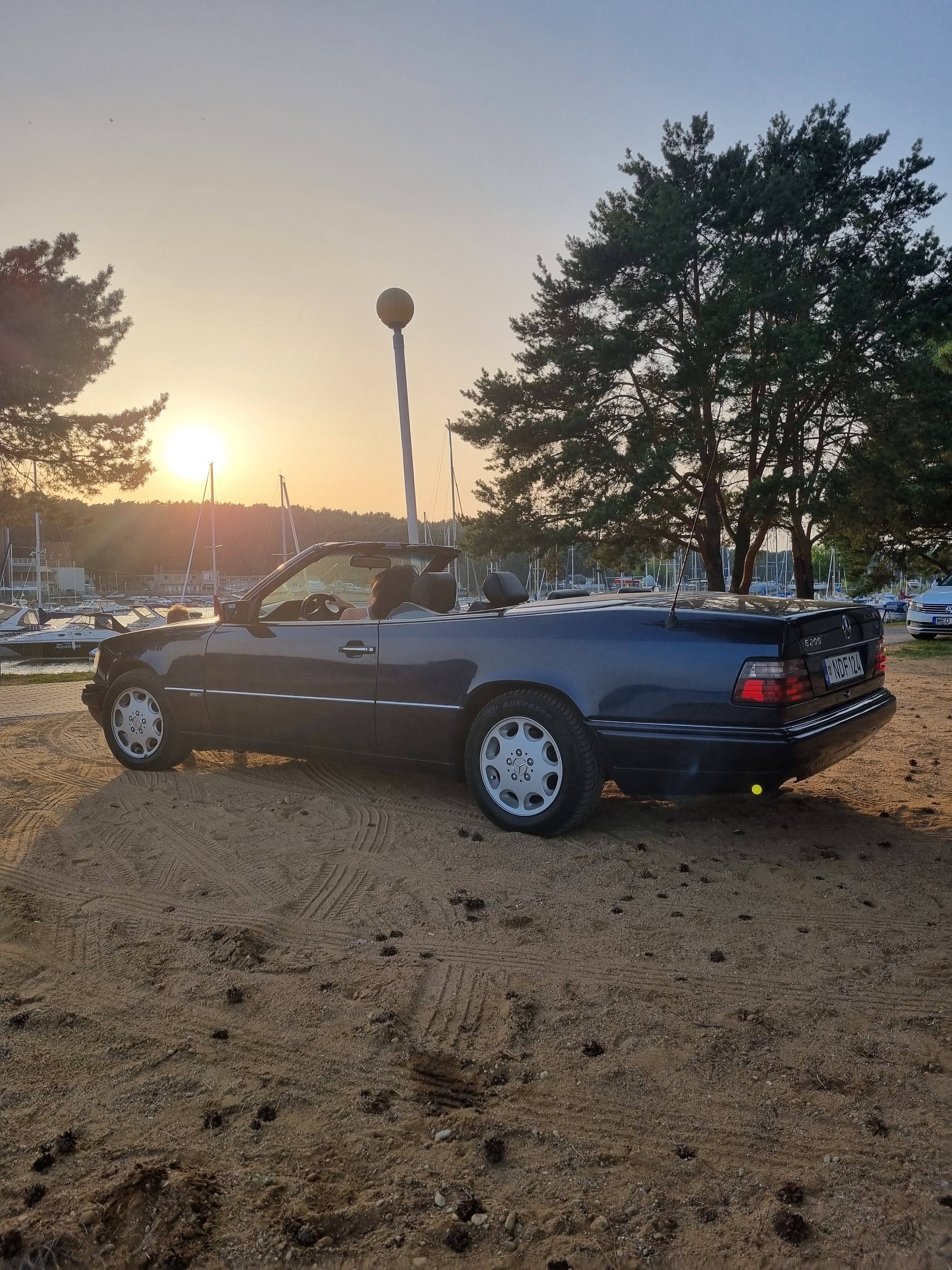 Mercedes-Benz E200 Cabrio