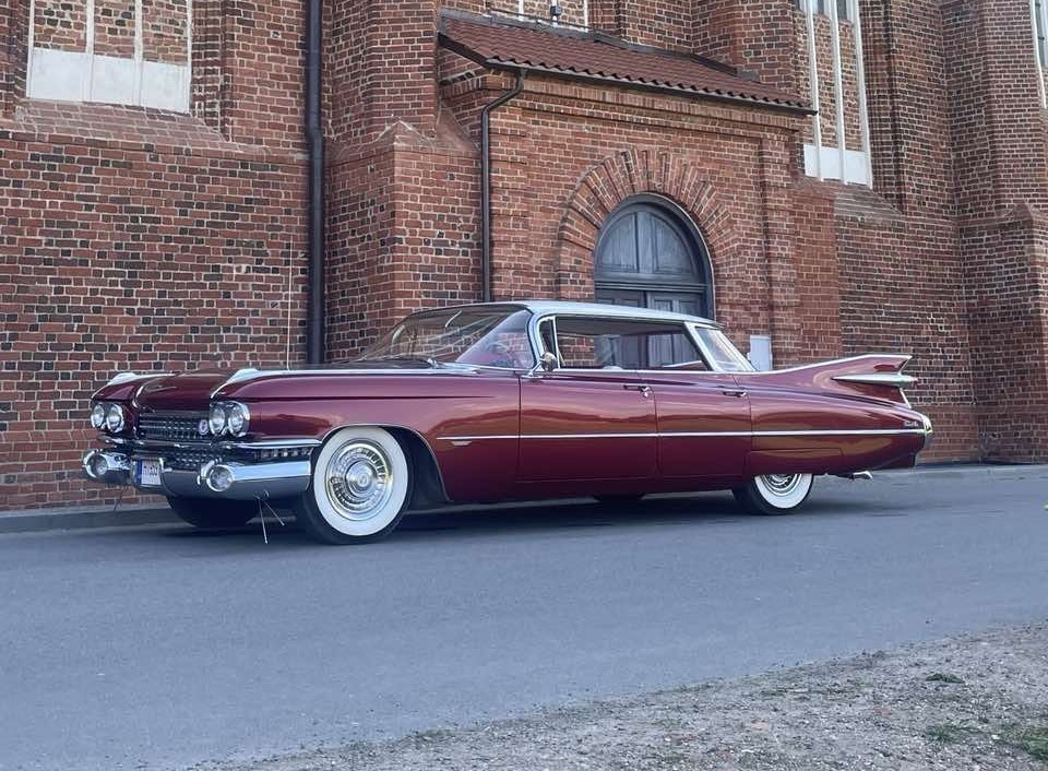Cadillac Deville Sedan