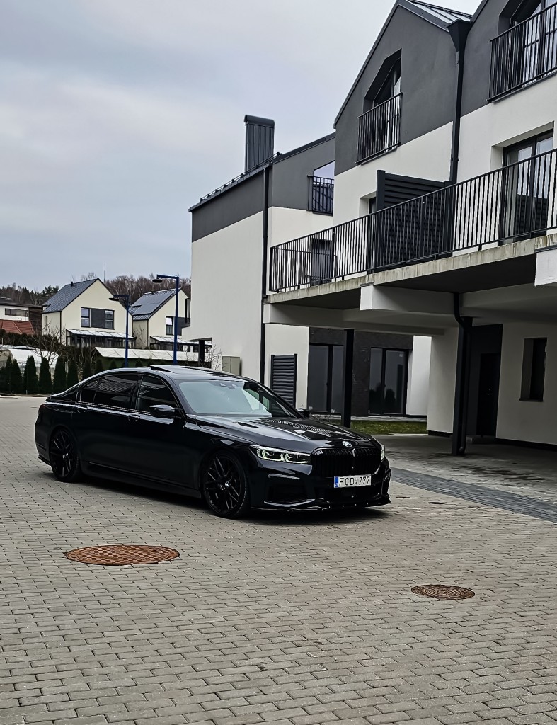 BMW 750iL G12