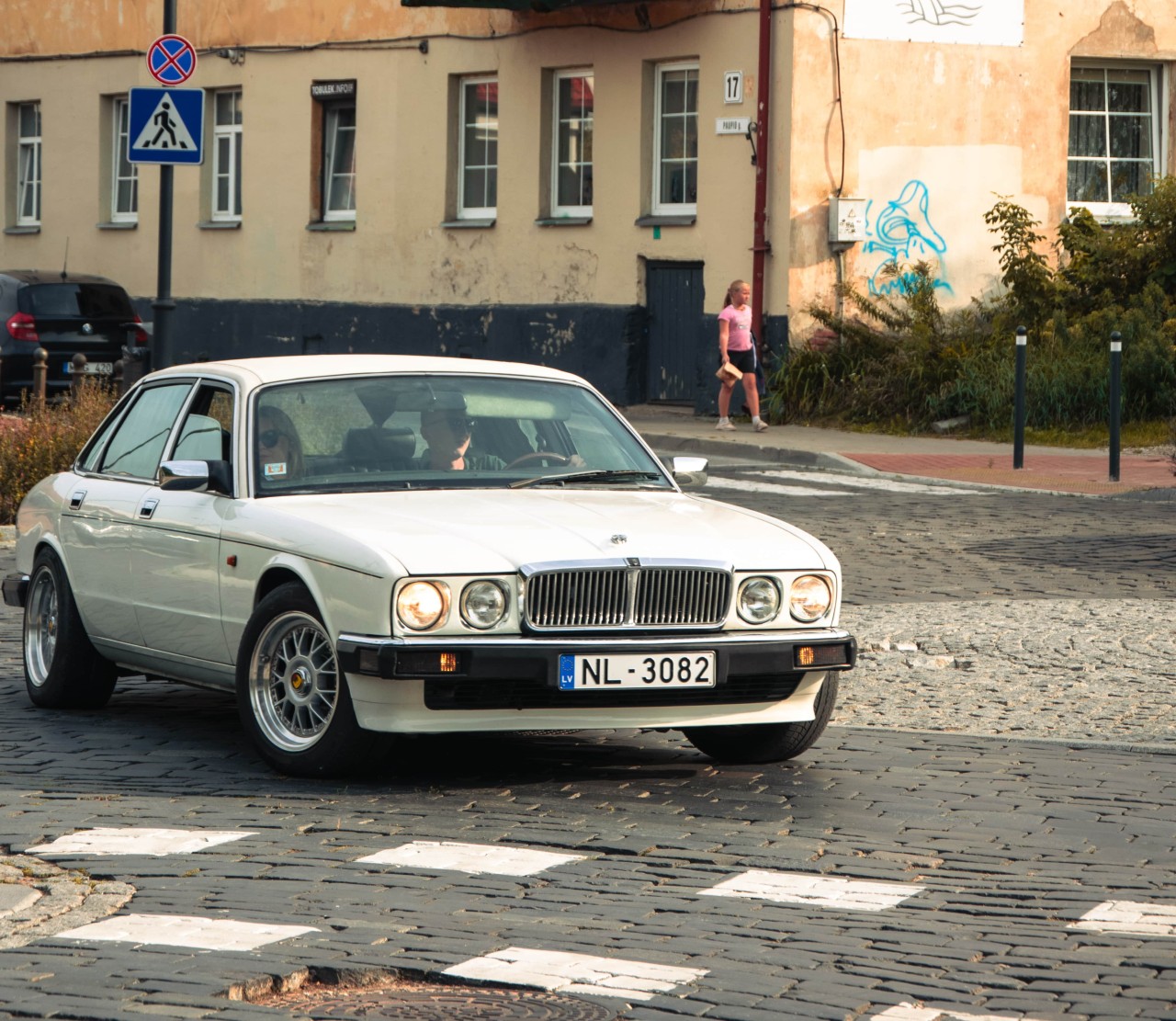 Jaguar XJ6