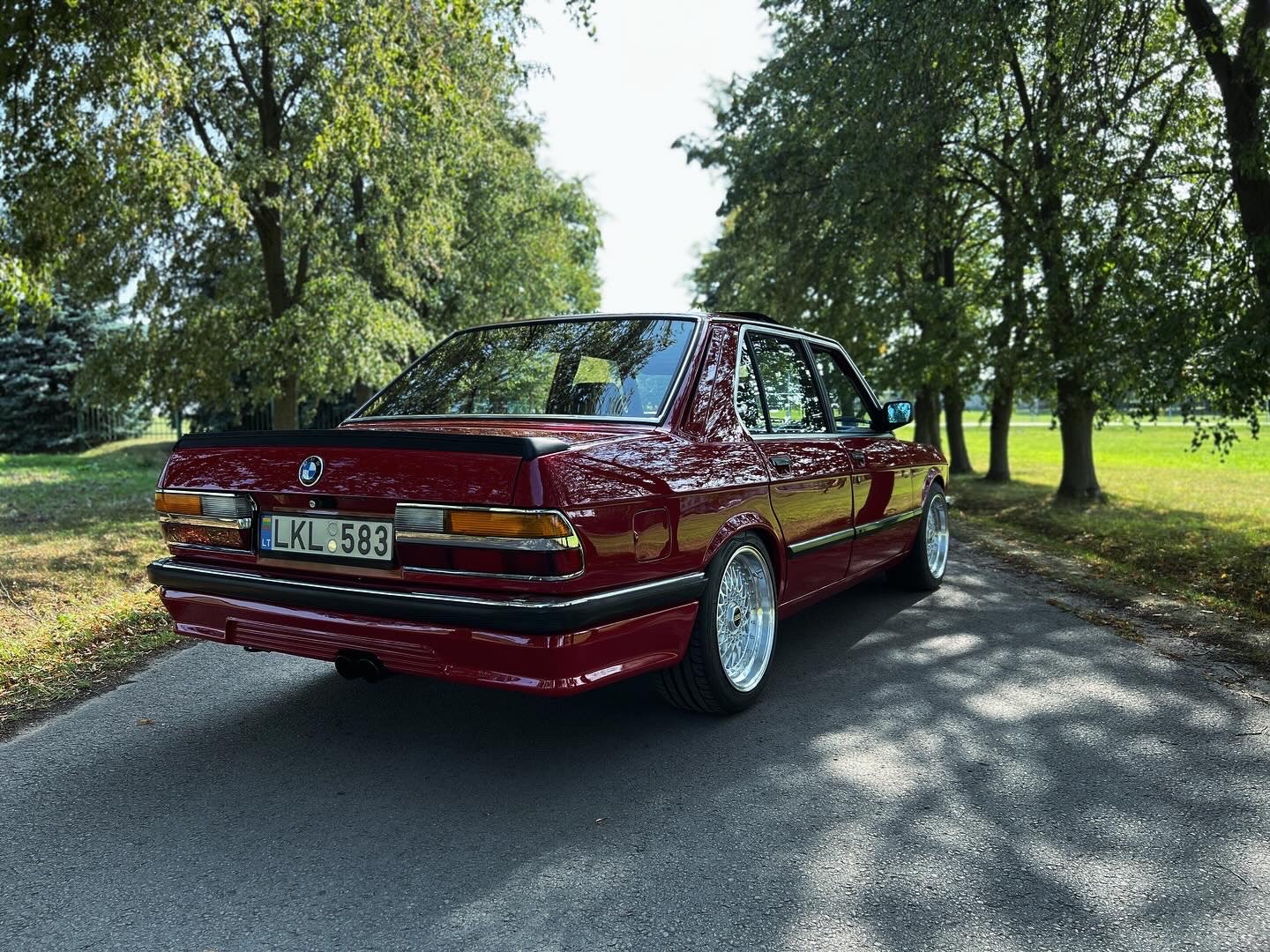 BMW 524 E28