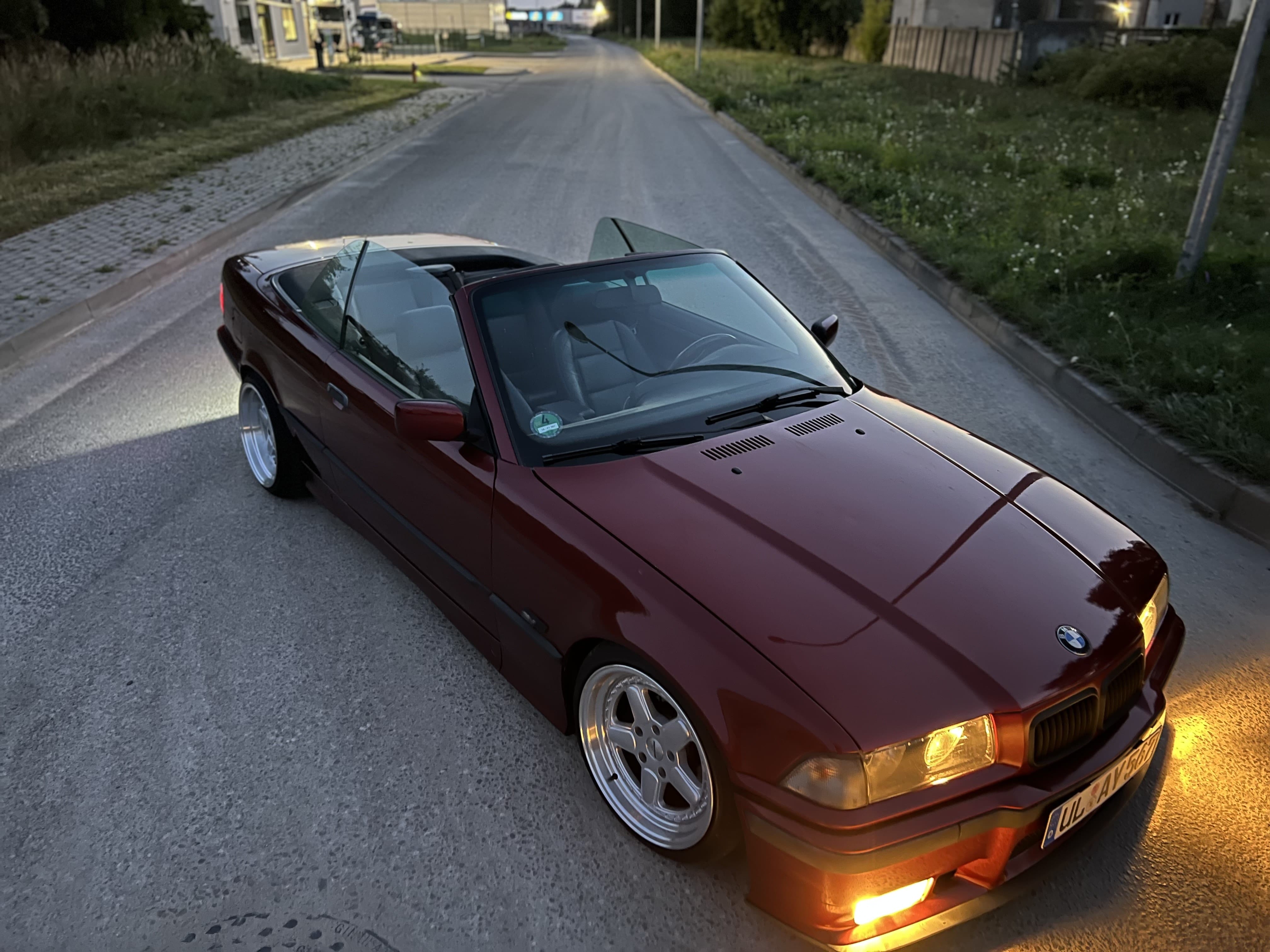 BMW E36 320i