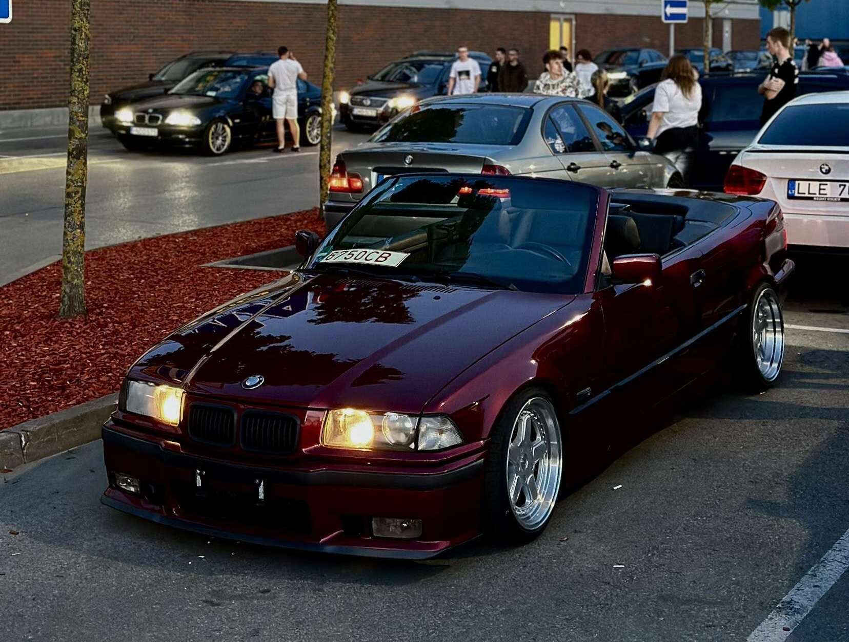 BMW E36 320i