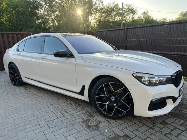 BMW 740Li G12