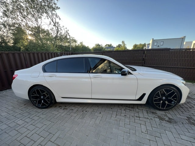 BMW 740Li G12