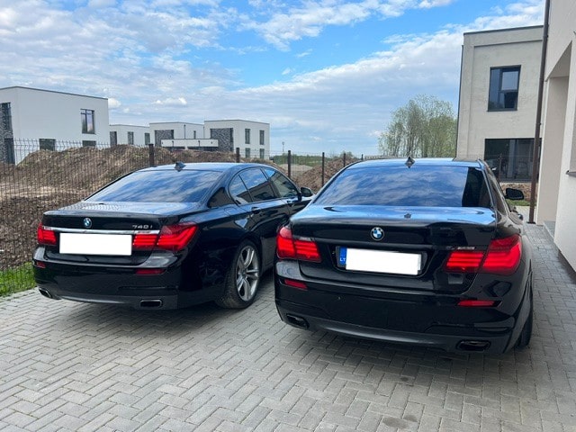 BMW 740i