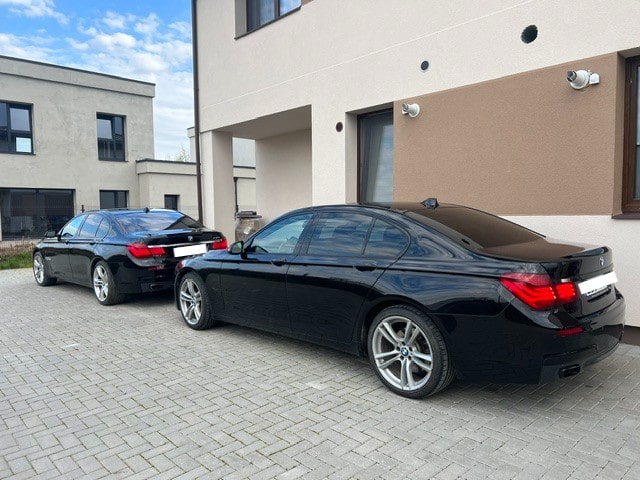 BMW 740i