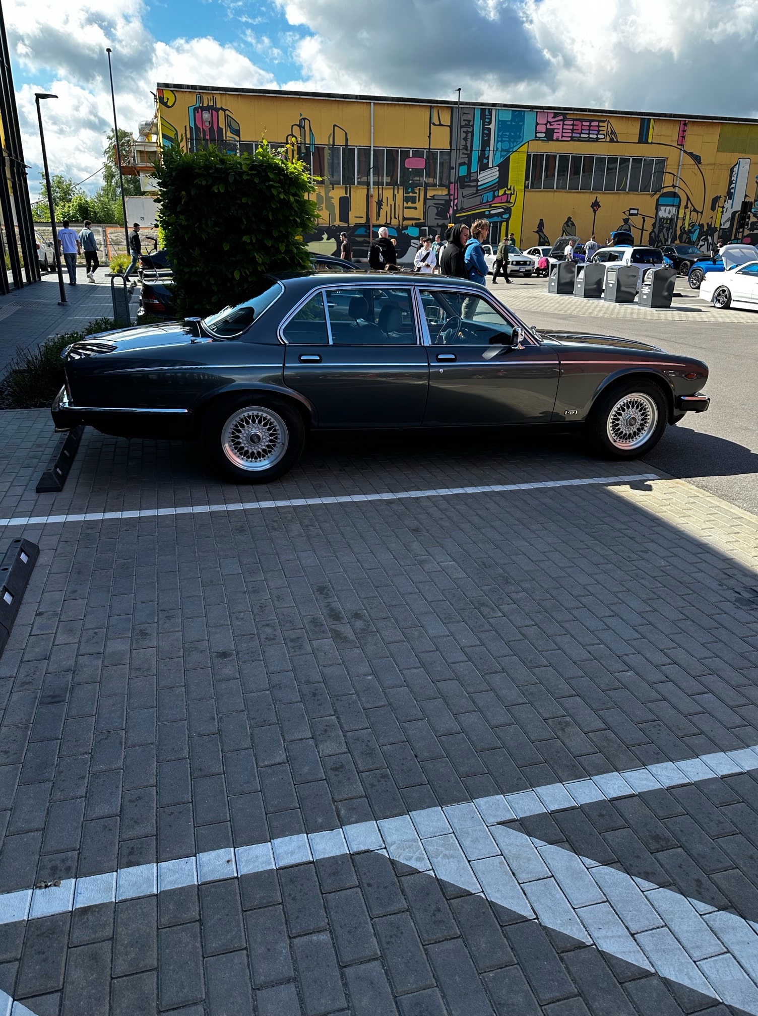 Daimler Double Six 