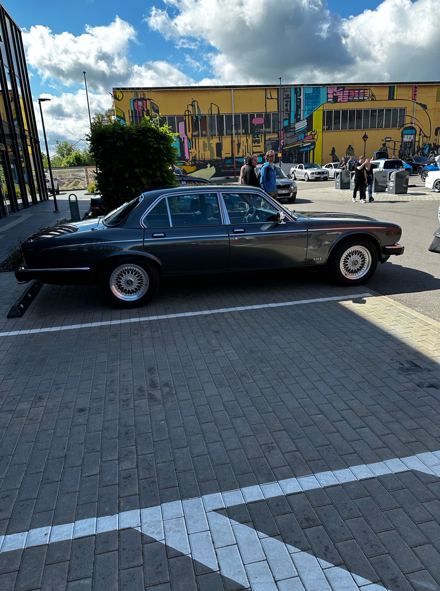 Daimler Double Six 