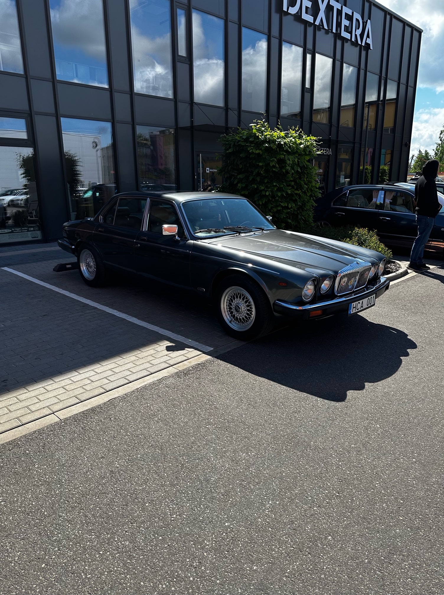 Daimler Double Six 