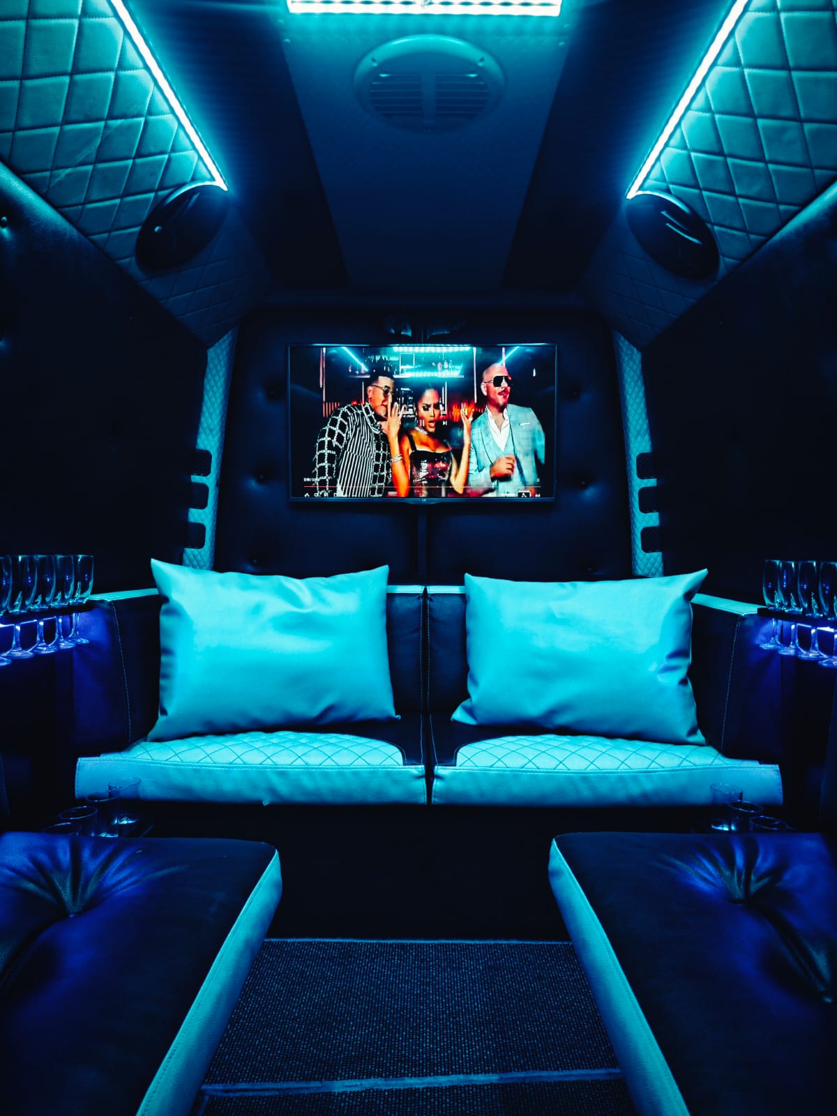 Mercedes-Benz Sprinter Party