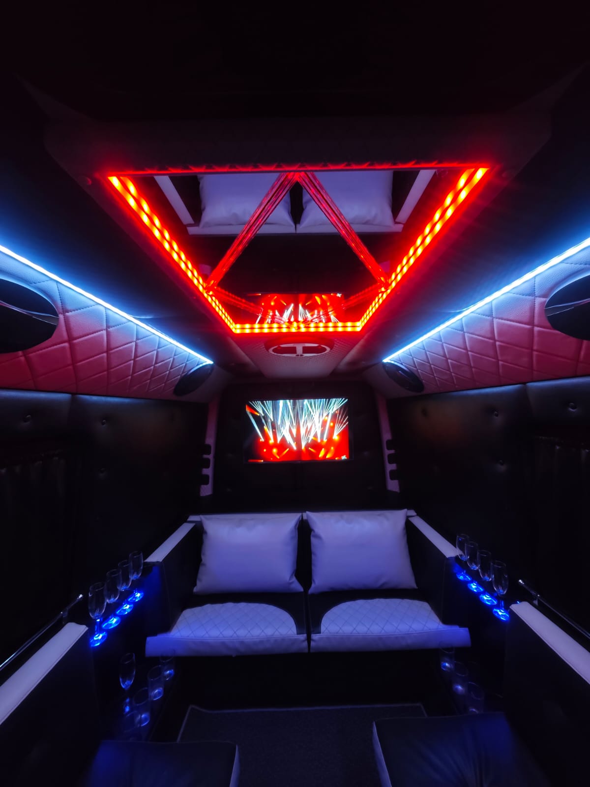 Mercedes-Benz Sprinter Party