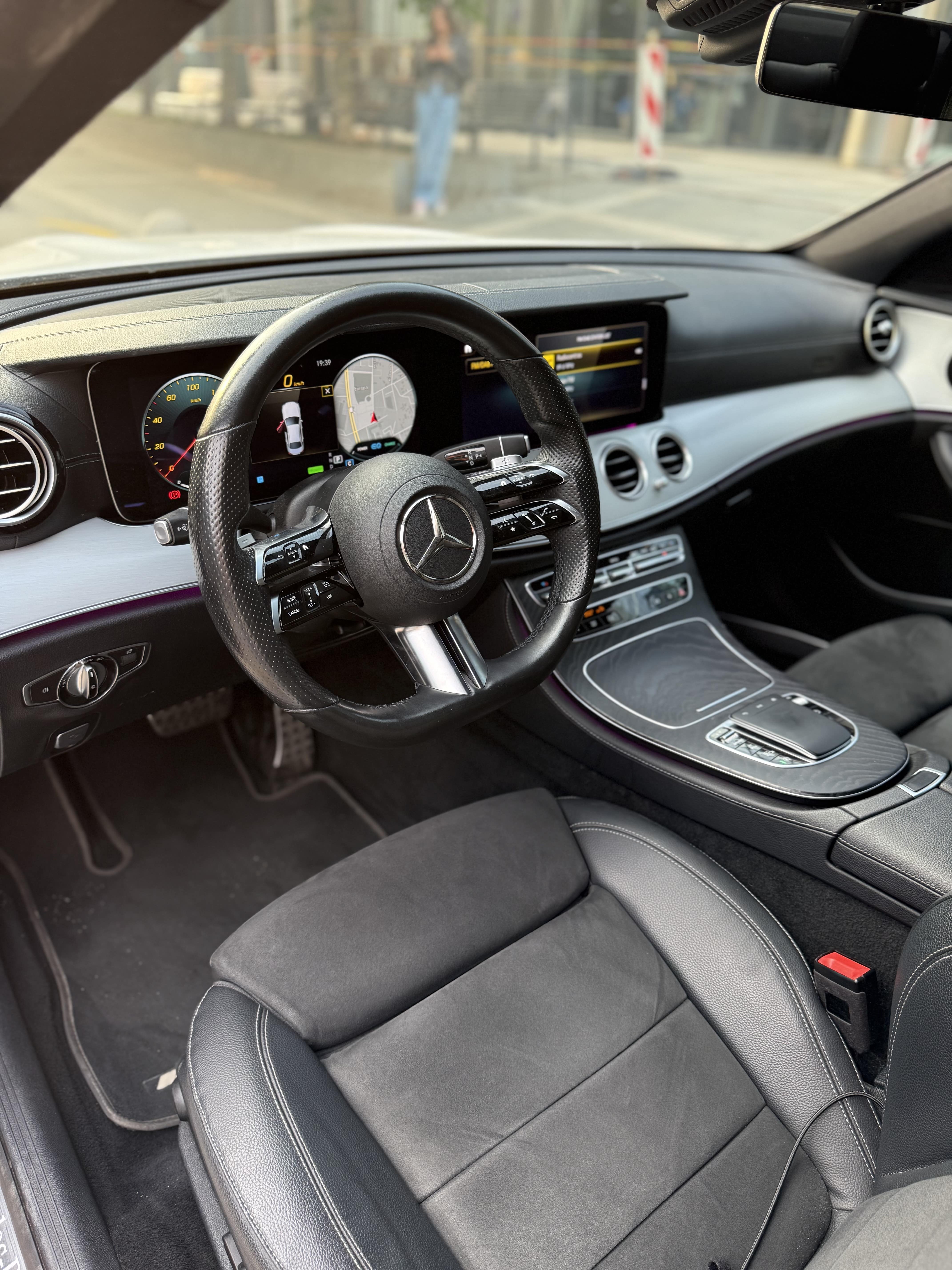 Mercedes-Benz E200