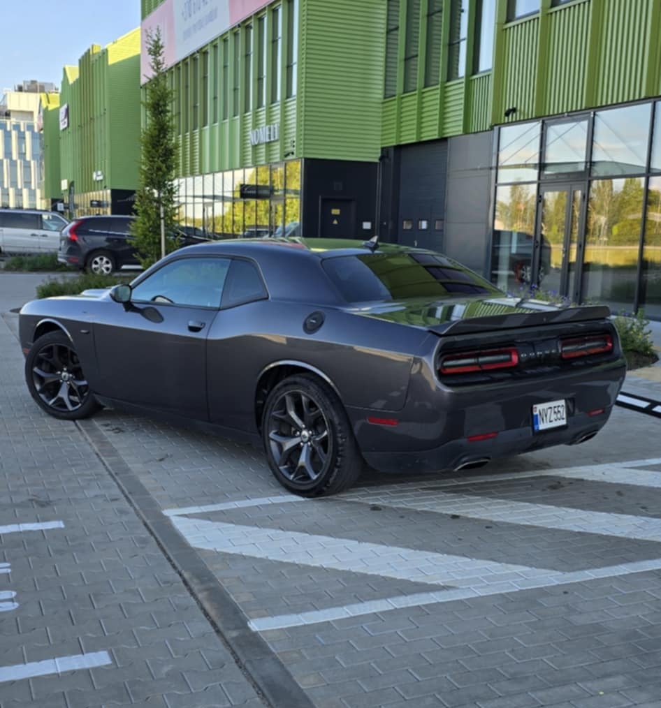 Dodge Challenger
