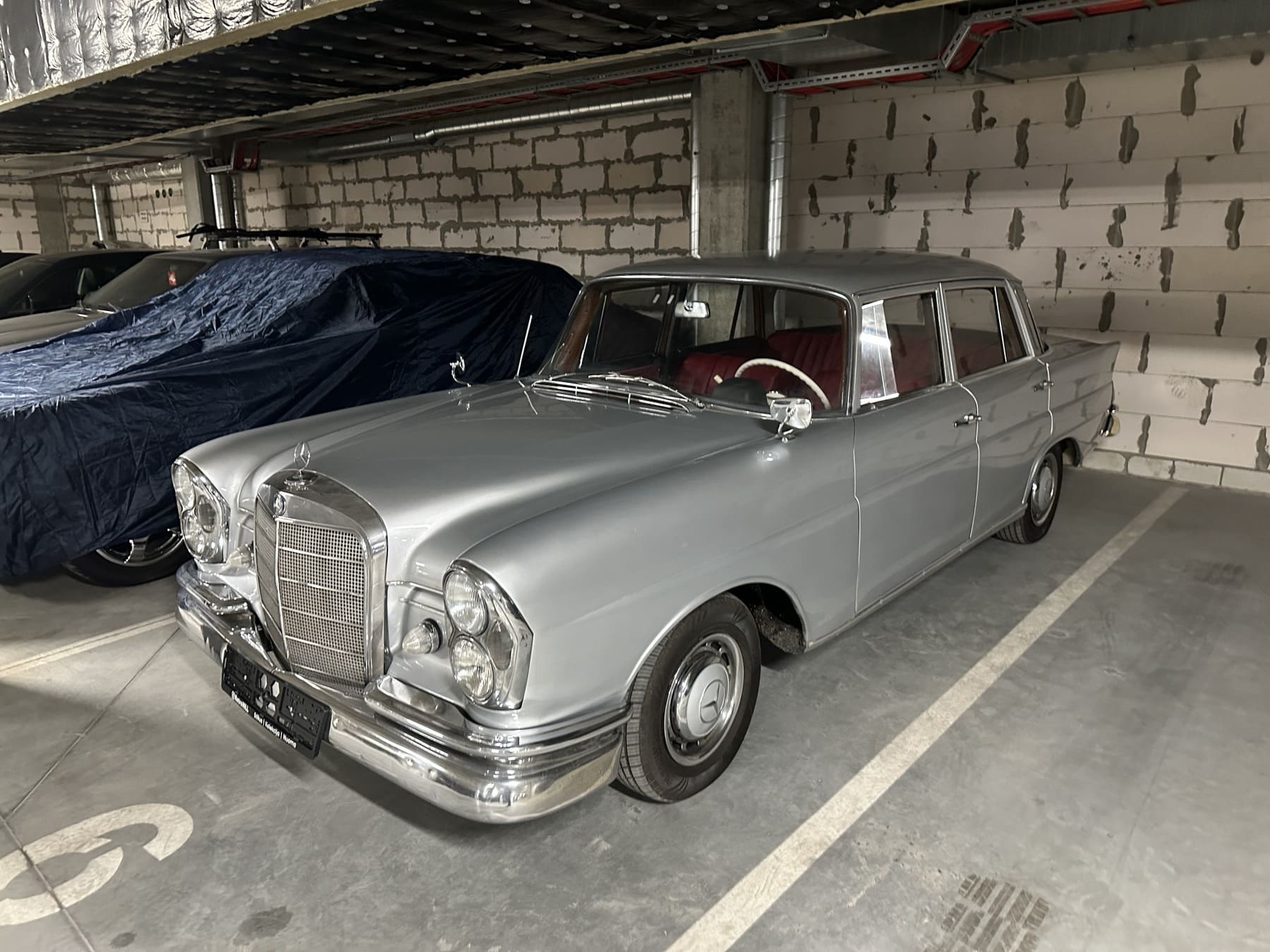 Mercedes-Benz 220S (w111)