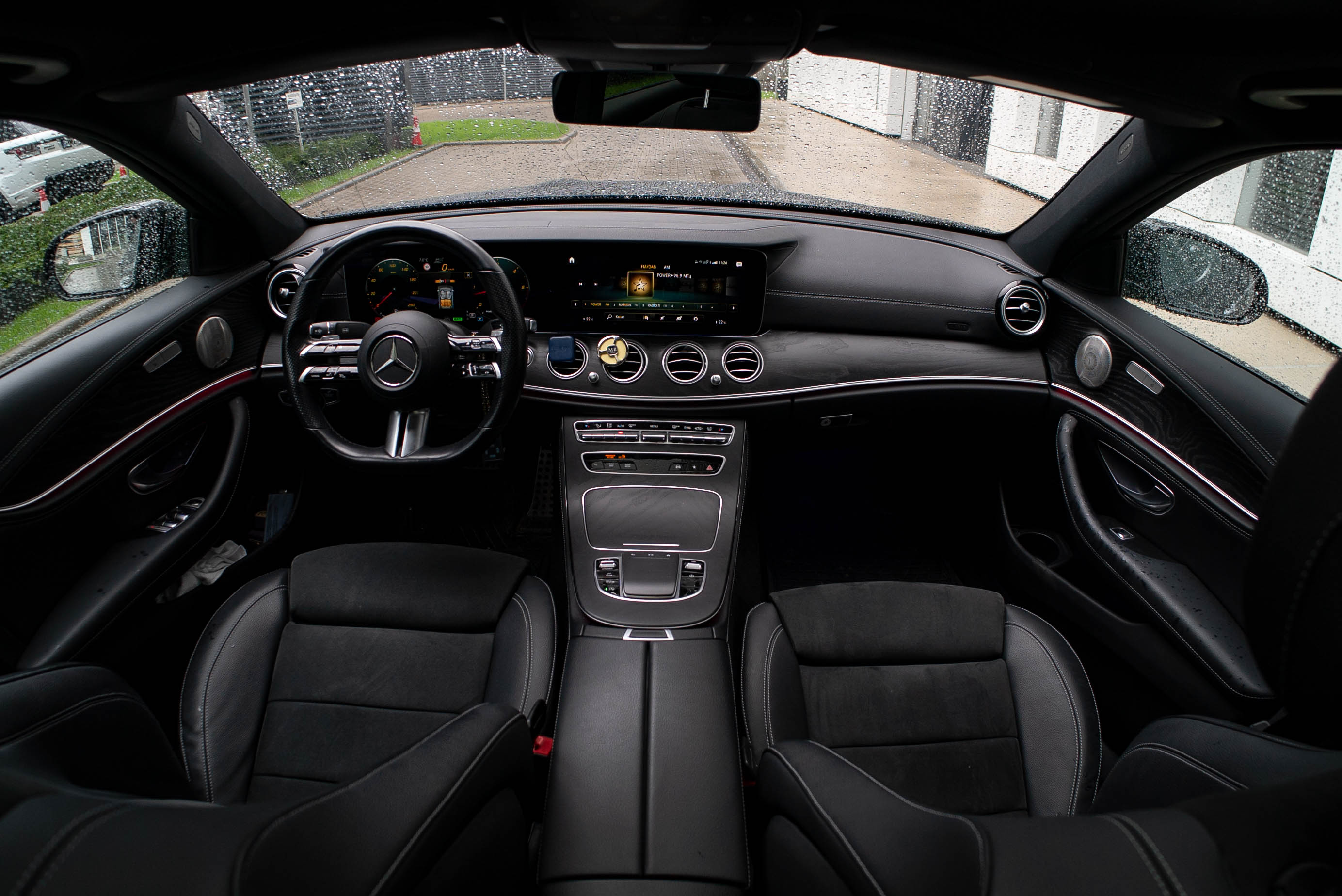 Mercedes Benz E220