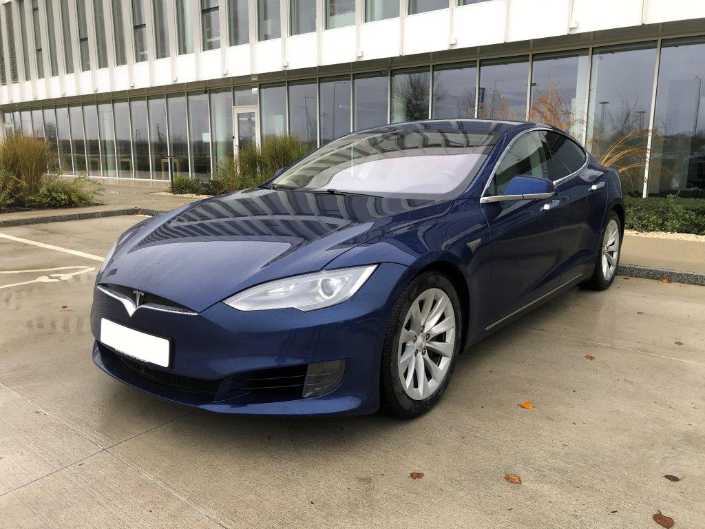 Tesla Model S 90D