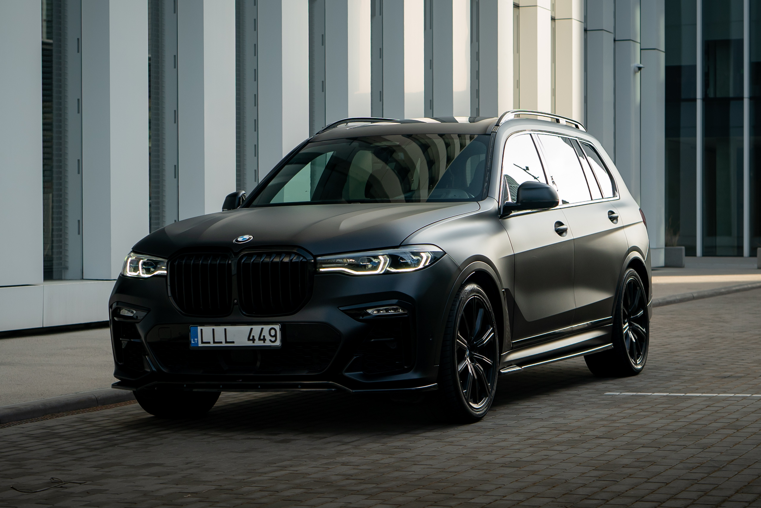 BMW X7 M50i