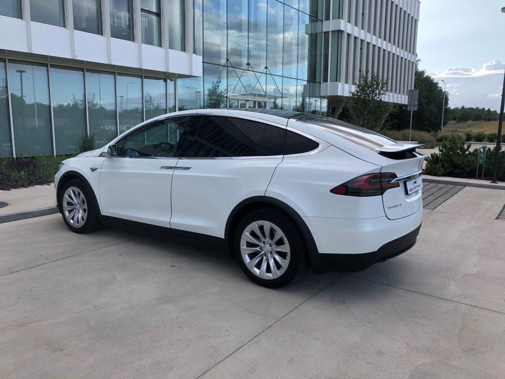 Tesla Model X 75D