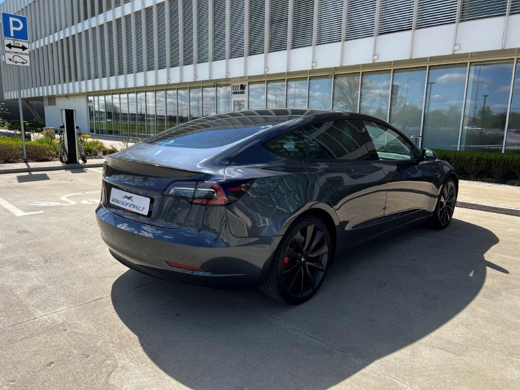 Tesla Model 3 Performance