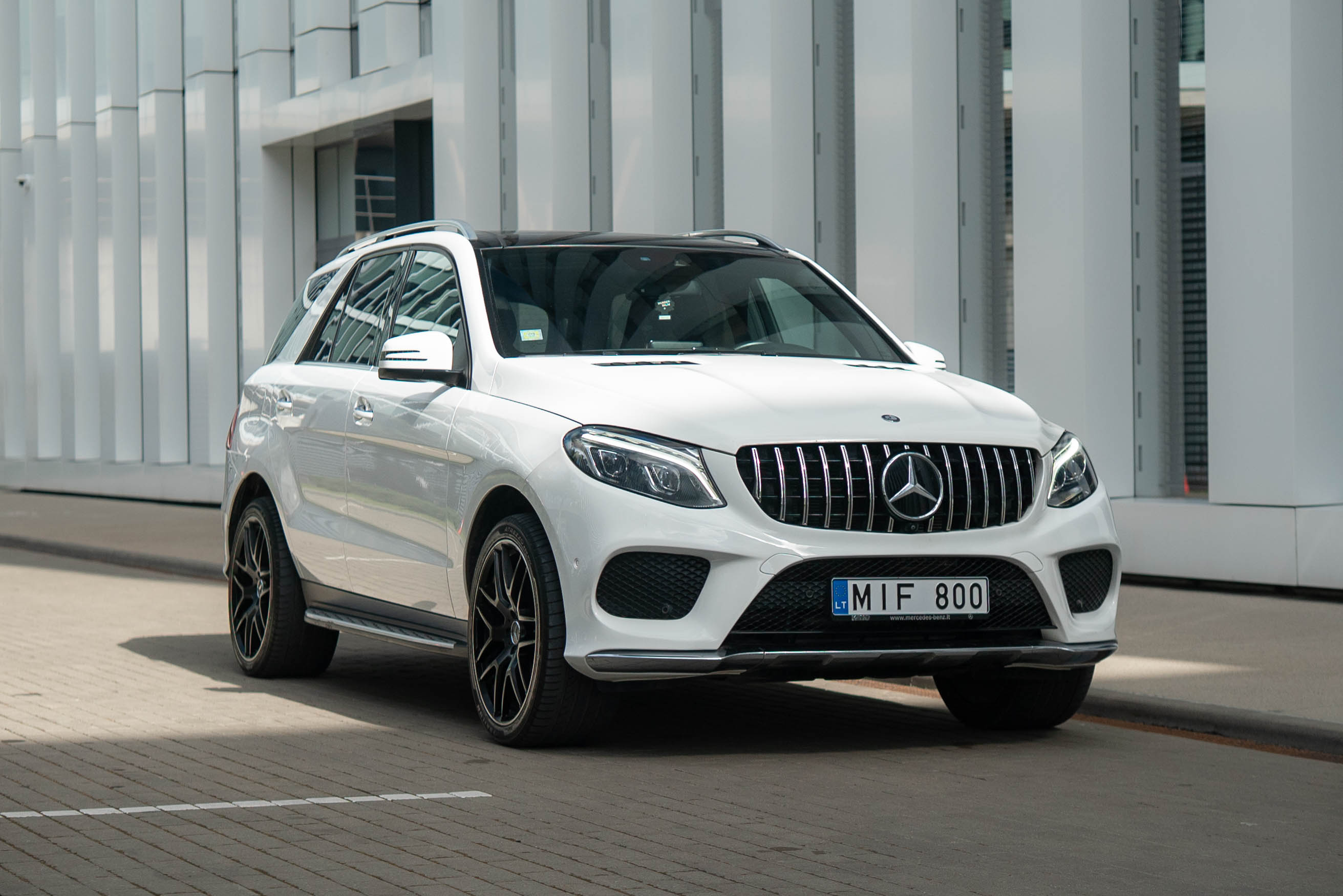 Mercedes-Benz GLE350 (AMG Package)