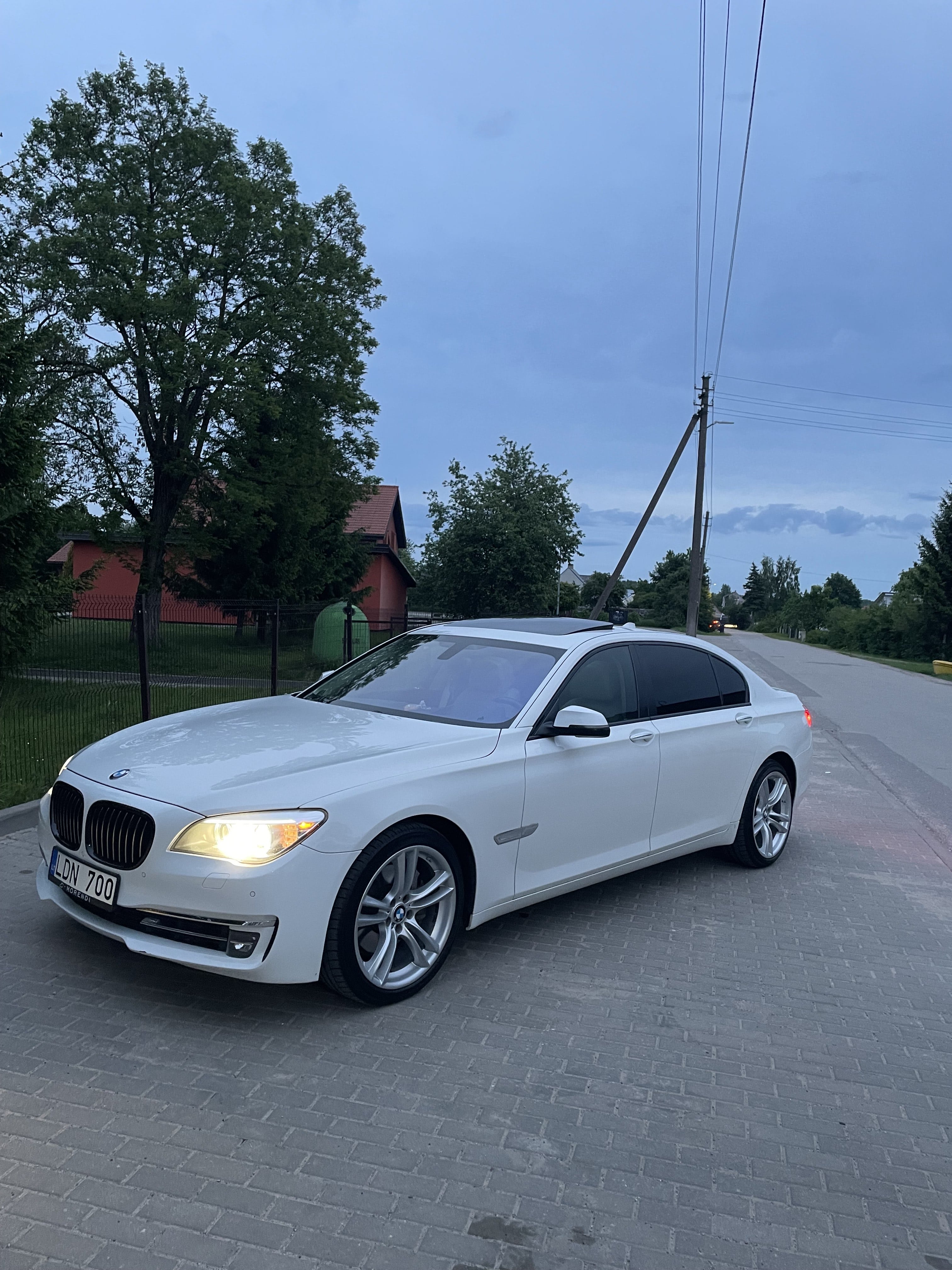 BMW 740iL F01