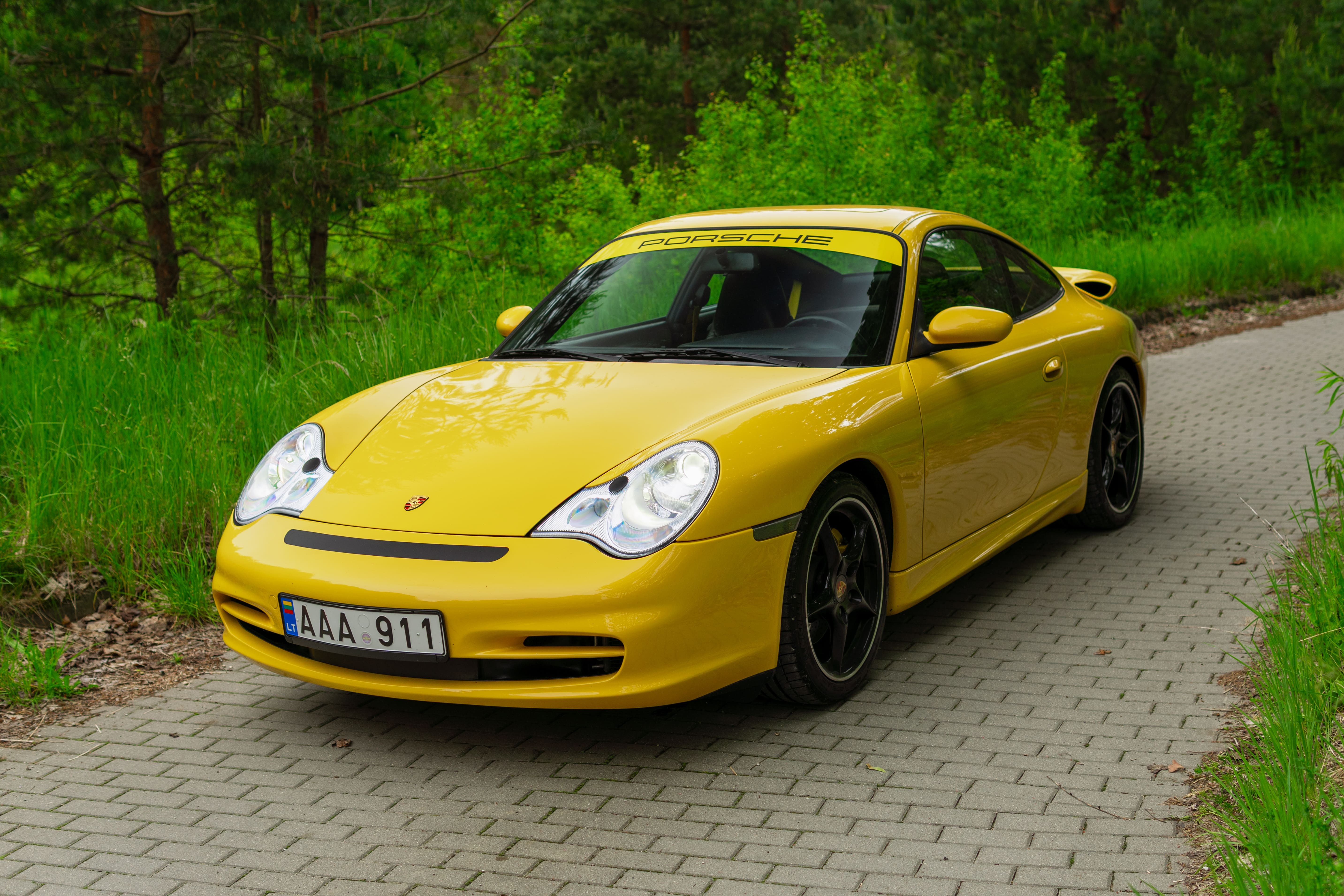 Porsche 911 Carrera