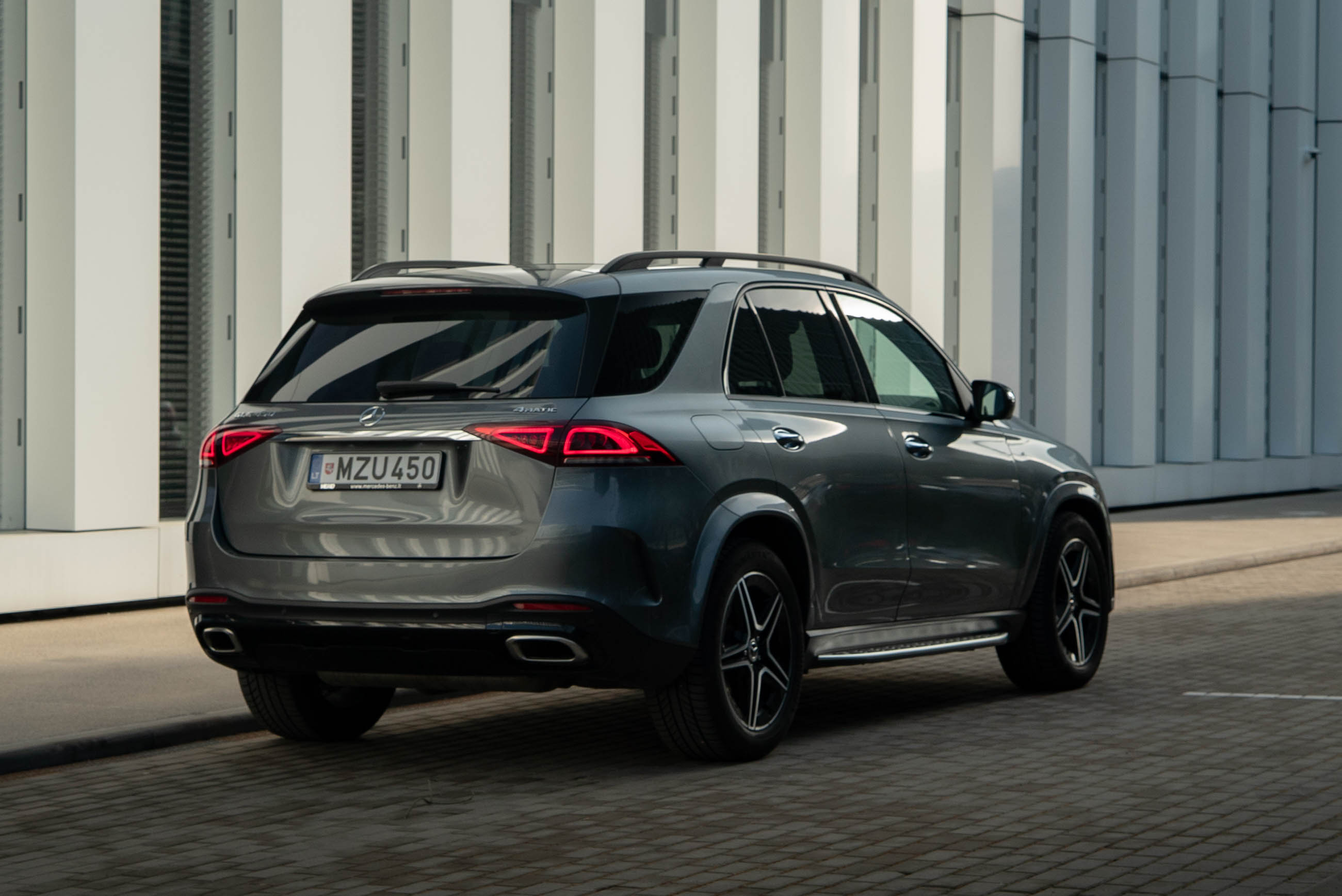 Mercedes-Benz GLE450 (AMG Package)