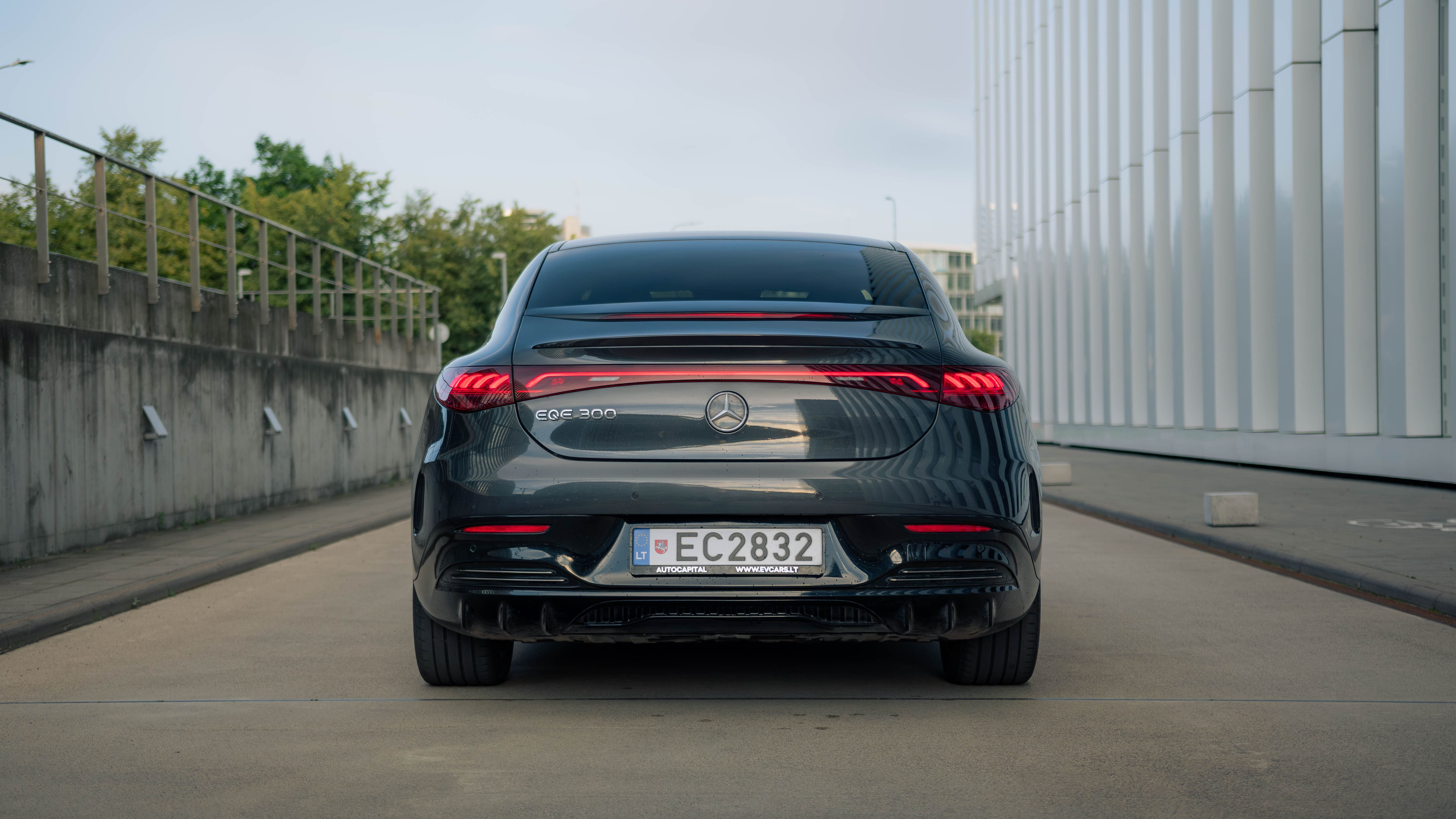 Mercedes-Benz EQE 300