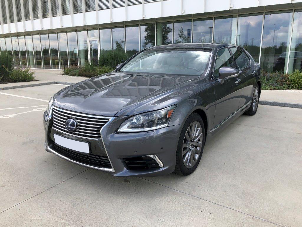 Lexus LS600hL