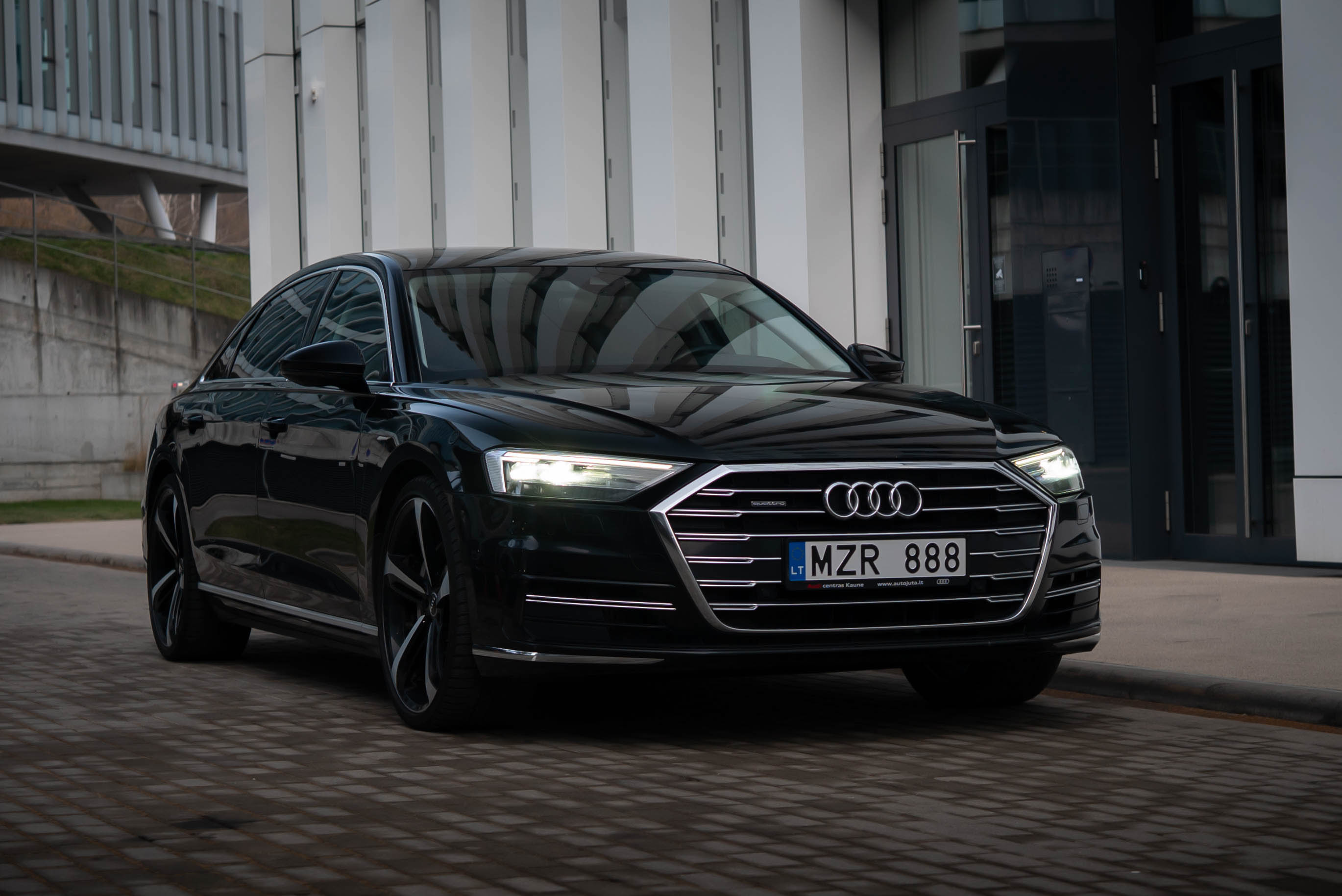 Audi A8L Prestige