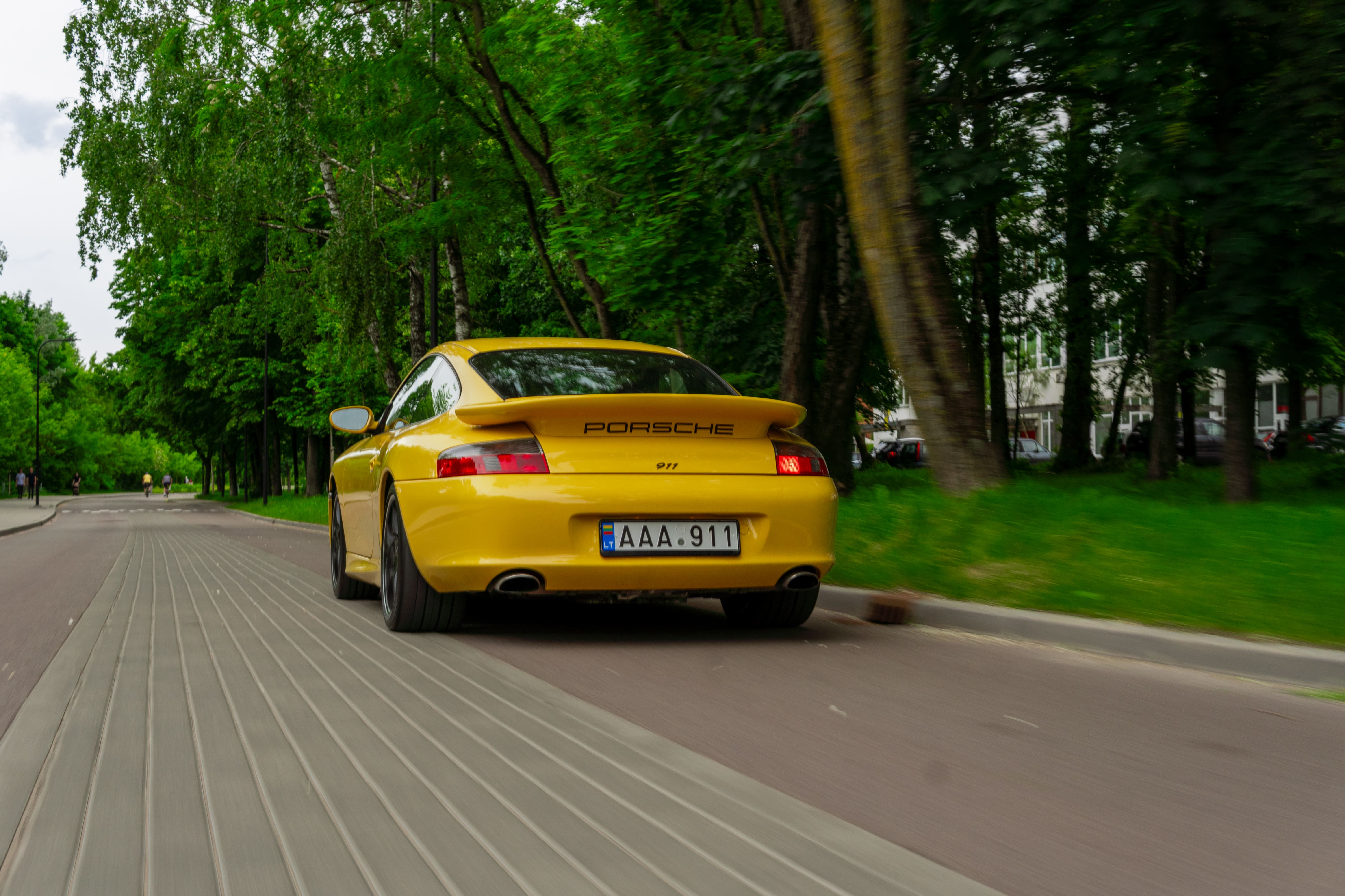 Porsche 911 Carrera